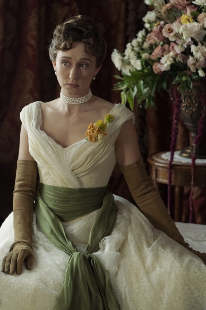 Gledis Rasel u The Gilded Age