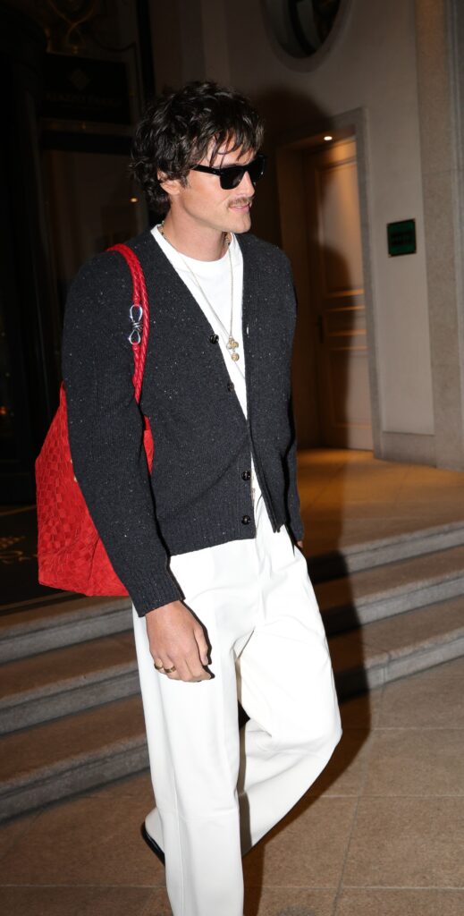 Jacob Elordi sa torbom Botega Veneta