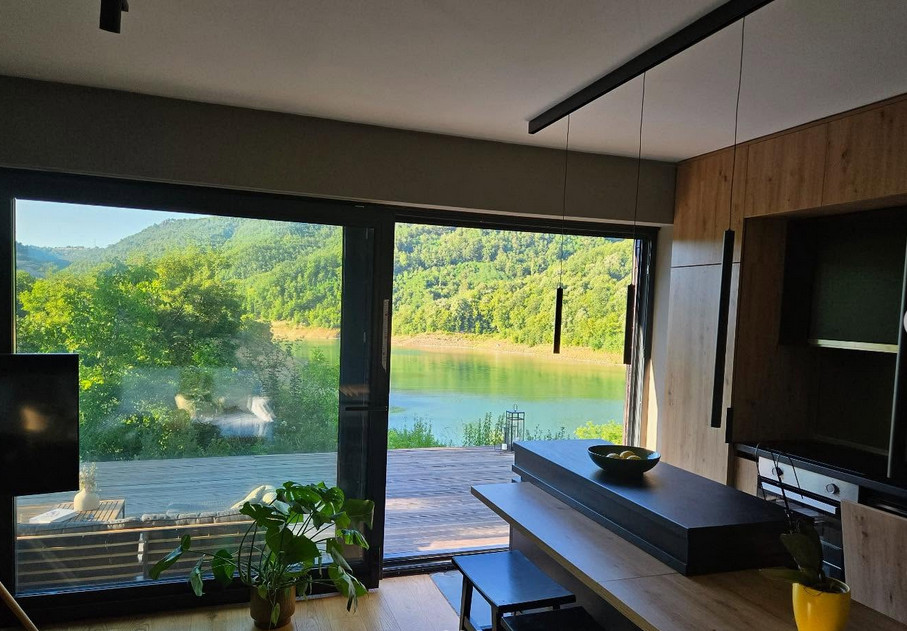 Blackberry cabin