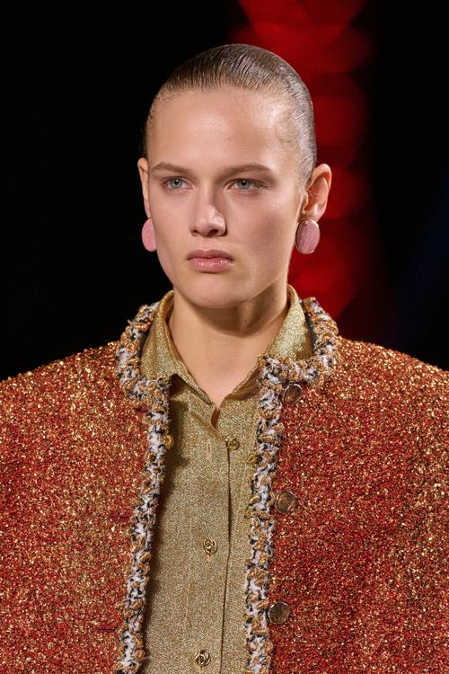 Modelet ecin në pasarelë për Chanel