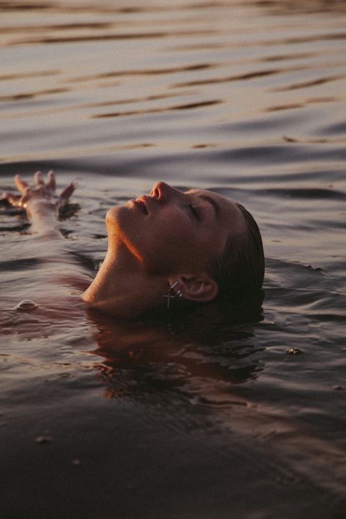 klara-kulikova-v8ePm909ySM-unsplash