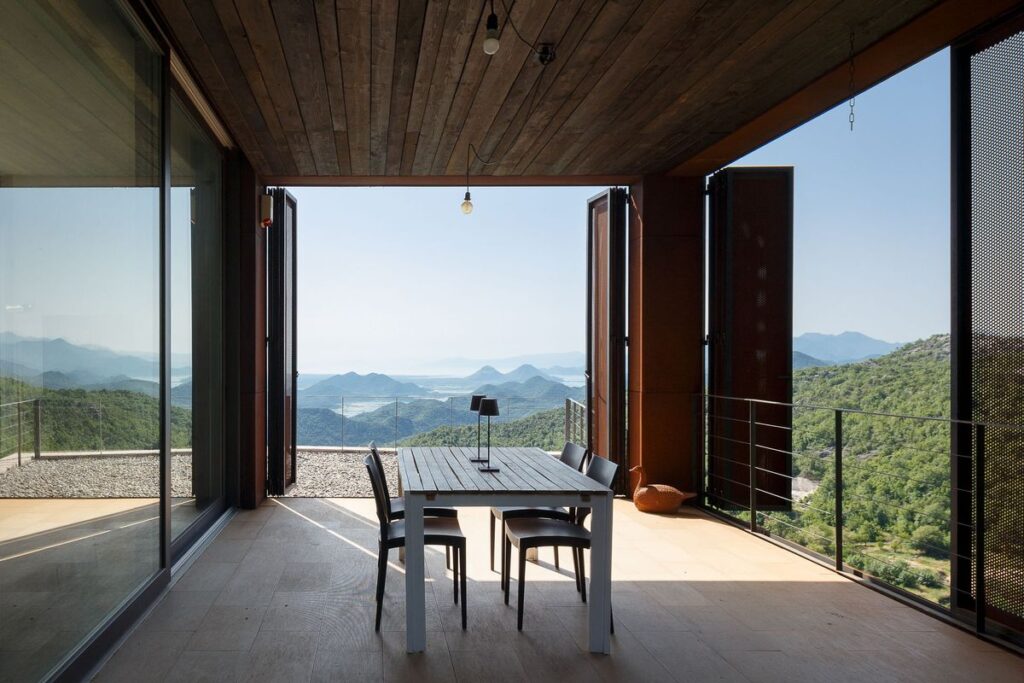 1711537414-villa_la_tout_andu_architects_rlvrw6752aef3016fc-1024x683.jpeg