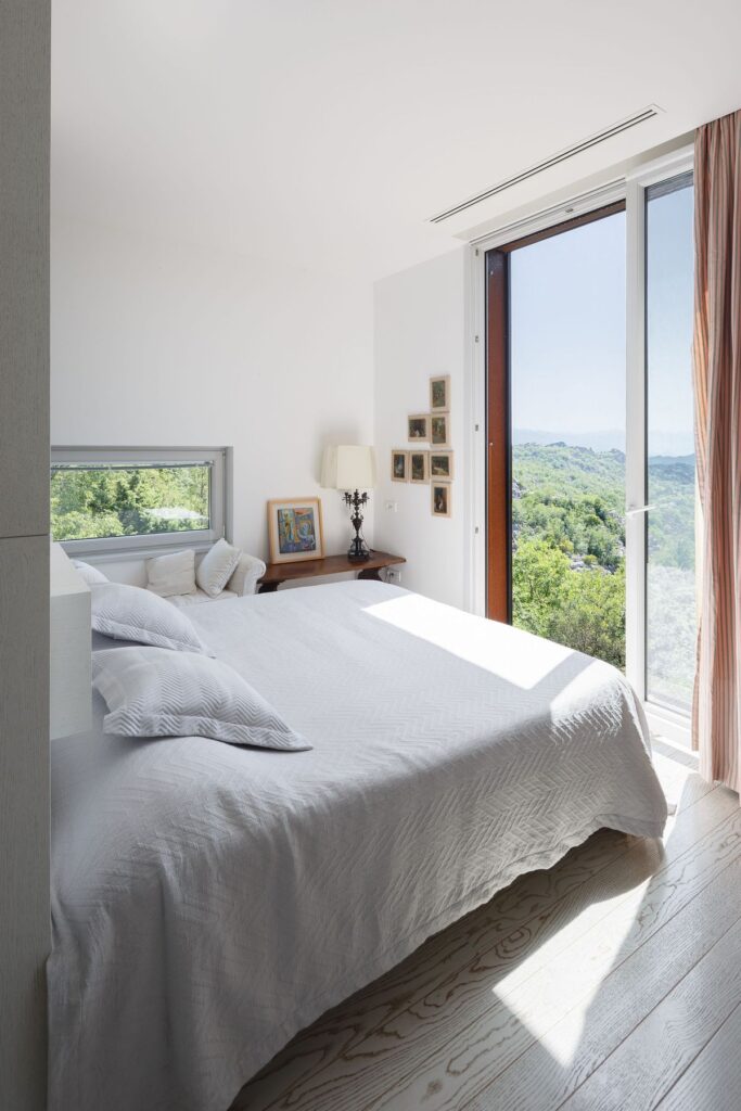 1711537416-villa_la_tout_andu_architects_rlvrw6f3fe7ba649b9-683x1024.jpeg