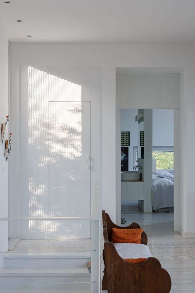 1711537424-villa_la_tout_andu_architects_rlvrvvfd9d73187dd9-683x1024.jpeg