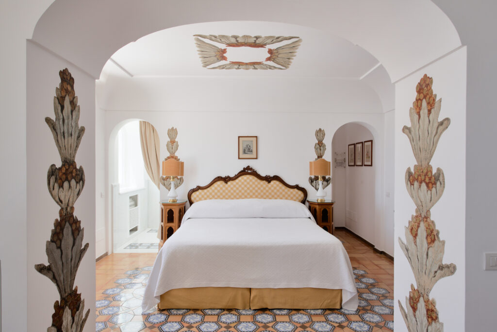 1751270180-Le_Sirenuse_Room_93-0048_Photographer-credit_-Brechenmacher-Baumann-1024x683.jpg
