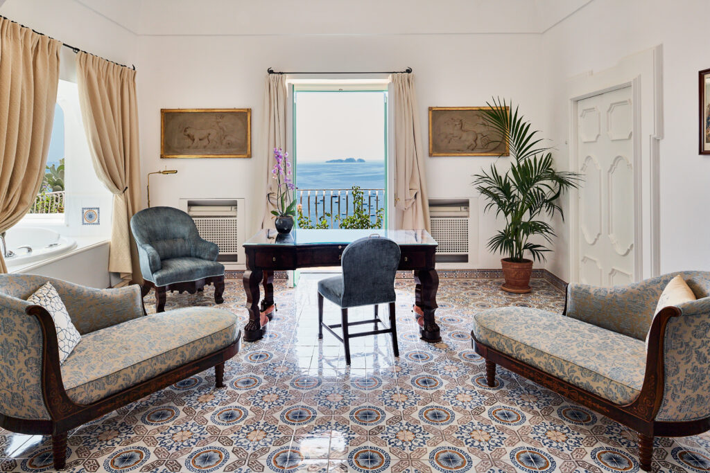 1751271131-Le_Sirenuse_Room_85-0205_Photographer-credit_-Brechenmacher-Baumann-1024x683.jpg