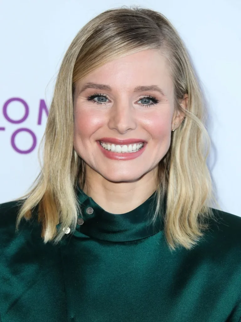 1698757442-62663734-kristen-bell-valoviti-bob-768x1024.webp
