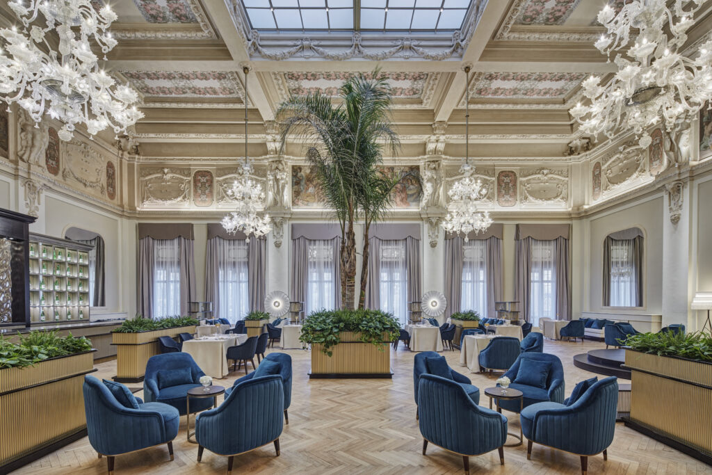 1781269714-PalazzoFiuggiSala4Continenti_@tysonsadlo-1024x683.jpg