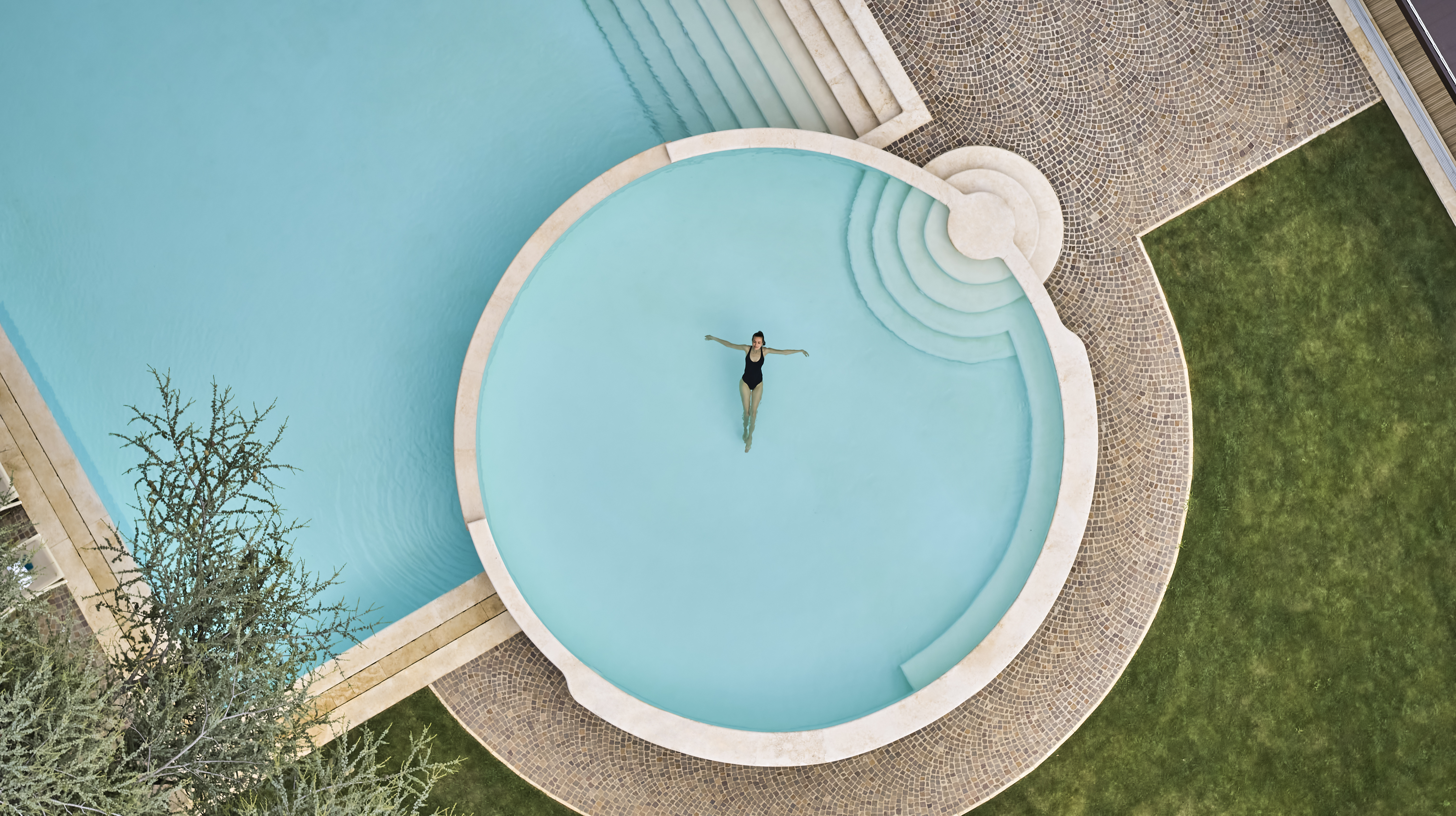 Piscina+esterna+drone+Palazzo+Fiuggi+@tysonsadlo+@herdrepresented