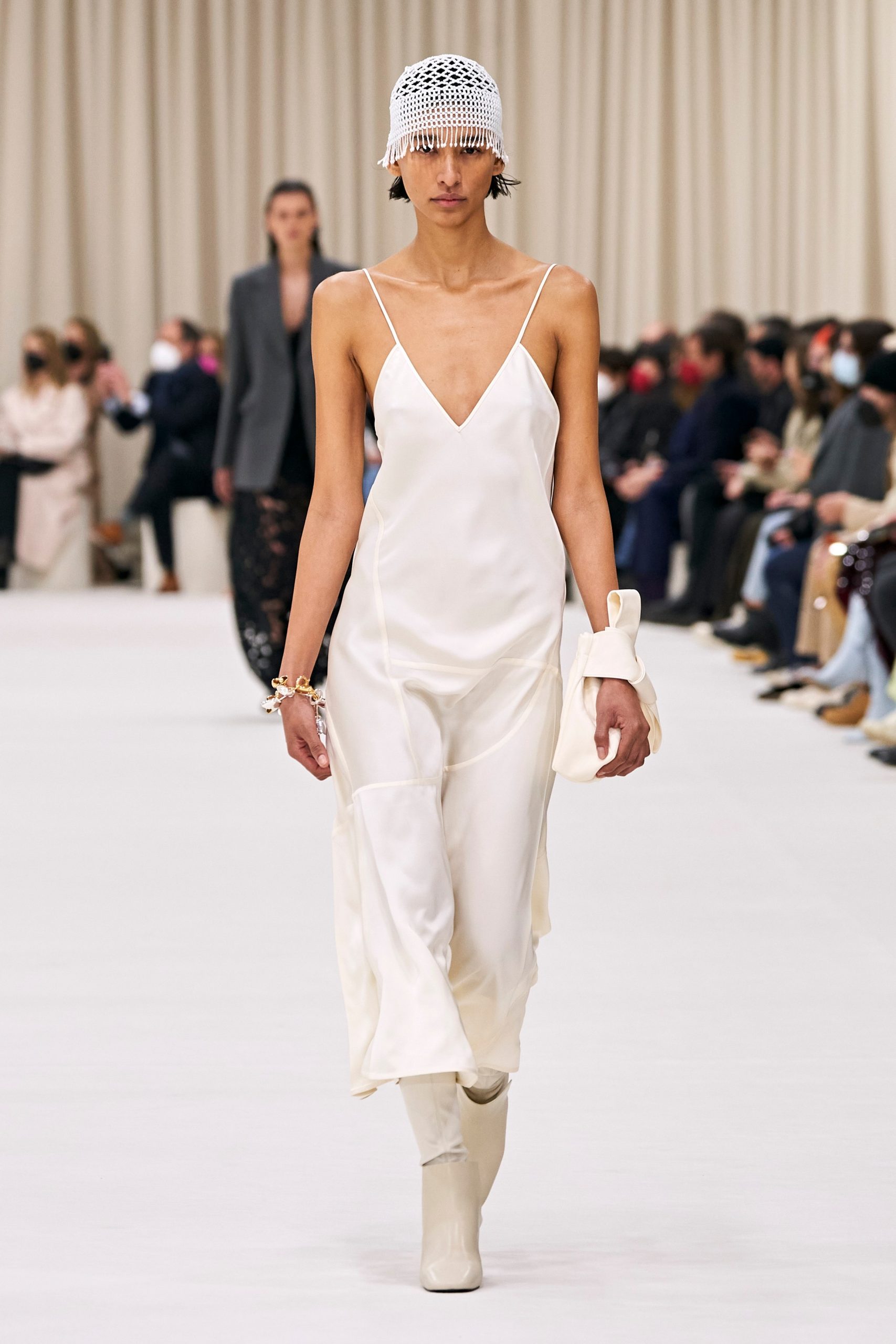 1649329285-Jil-Sander-Women-Ready-to-Wear-Fall-Winter-2022-Milano-profimedia-0665581806-scaled.jpg