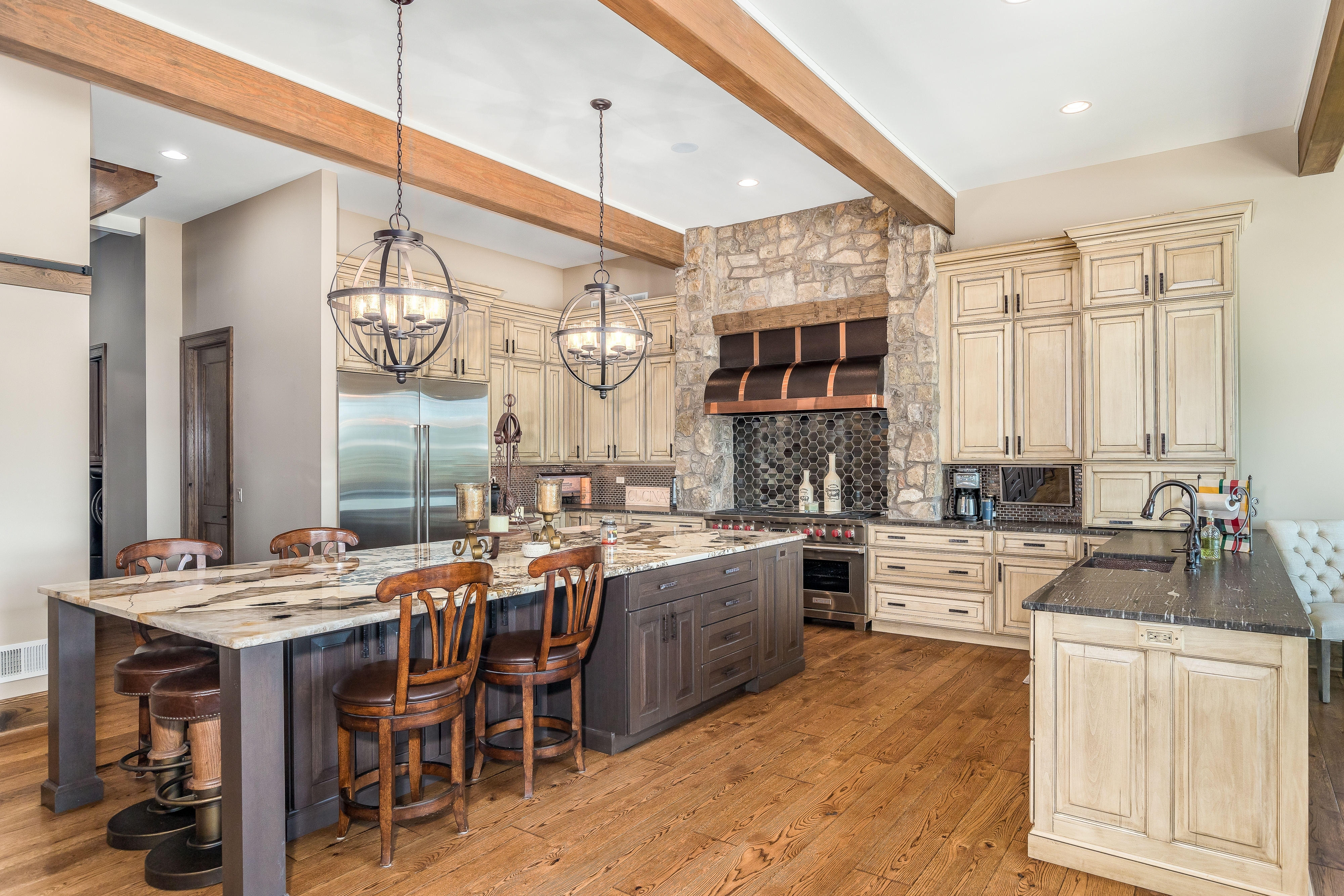 Chicago,,Il,,Usa,-,July,2020:,A,Beautiful,Kitchen,With