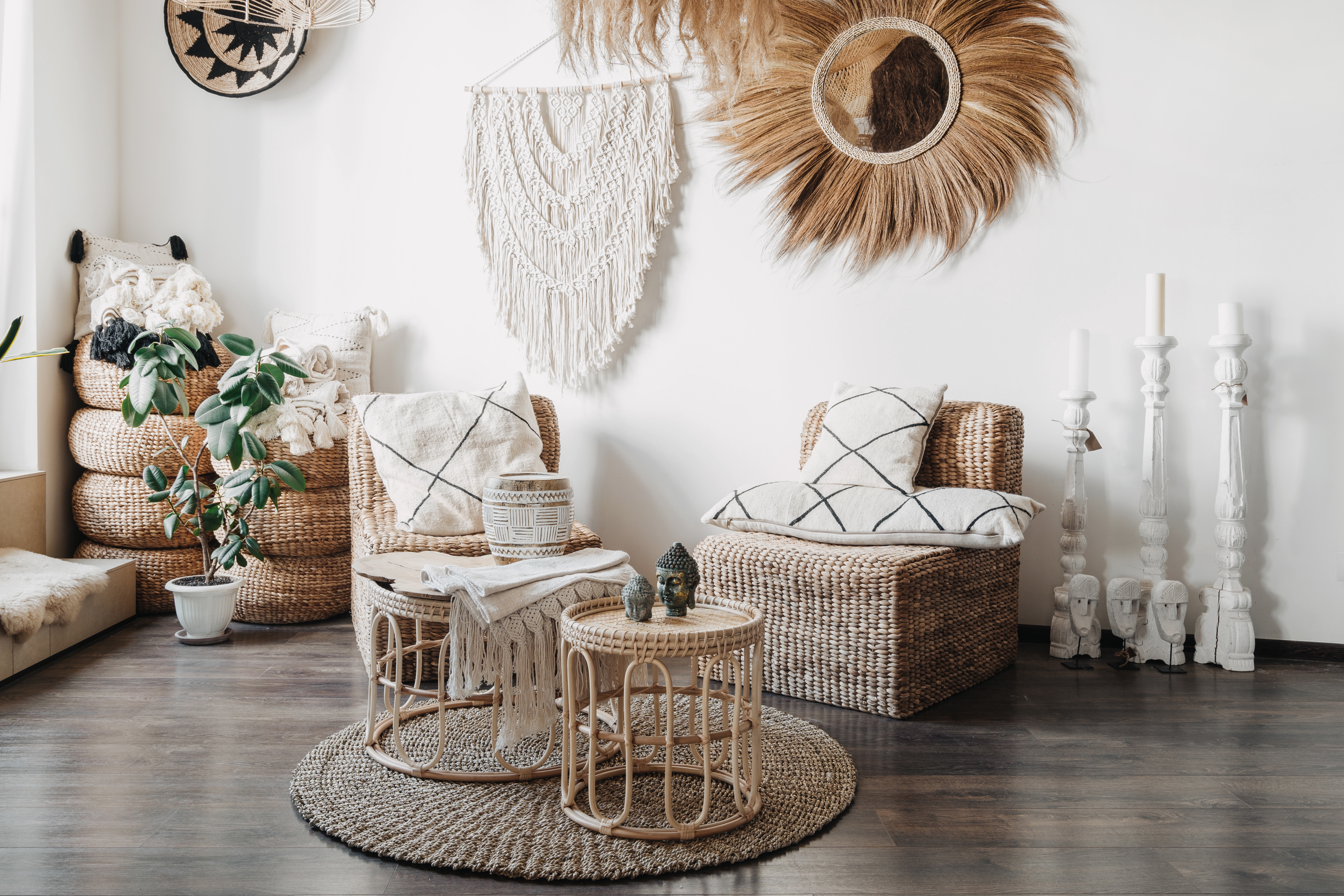 Home,Decor,Concept.,Comfortable,Wicker,Furniture,,Rattan,Armchair,With,Cushions,
