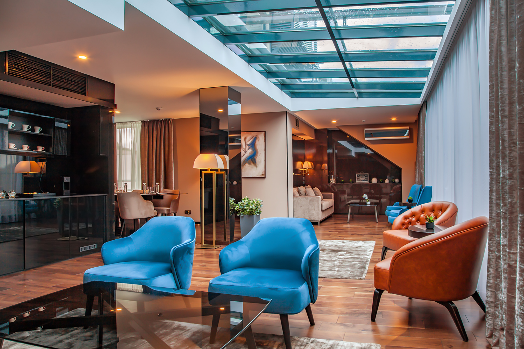 1659607248-Executive-Suite-2-1.jpg