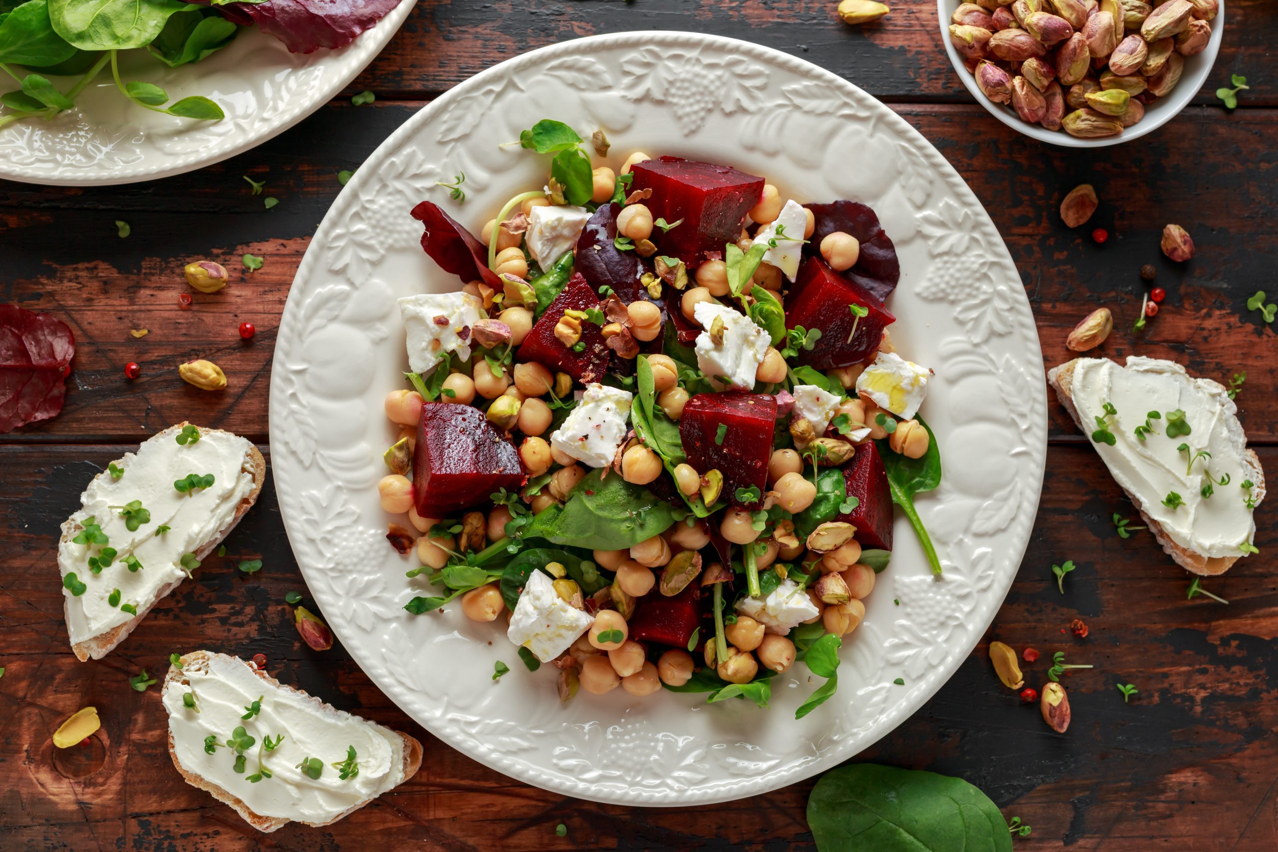 Healthy,Beet,Salad,With,Chickpeas,,Pistachios,Nuts,,Feta,And,Melted