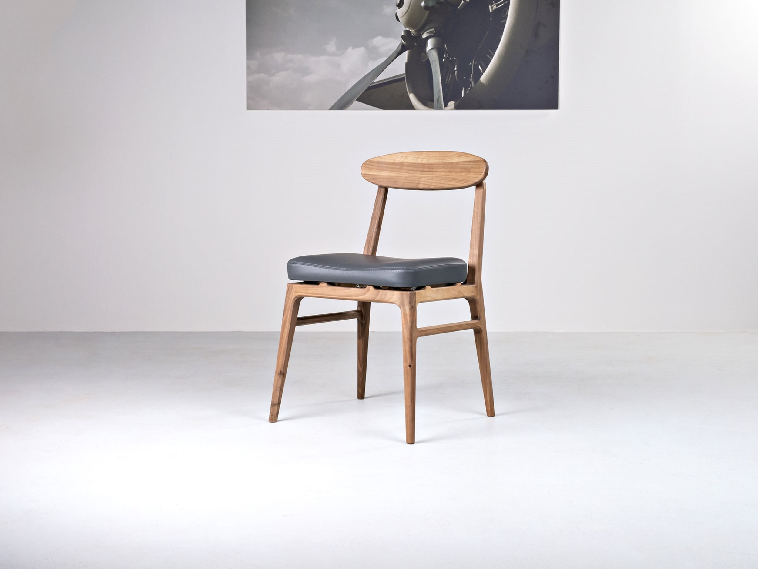 1646234352-hook-and-stool.jpg
