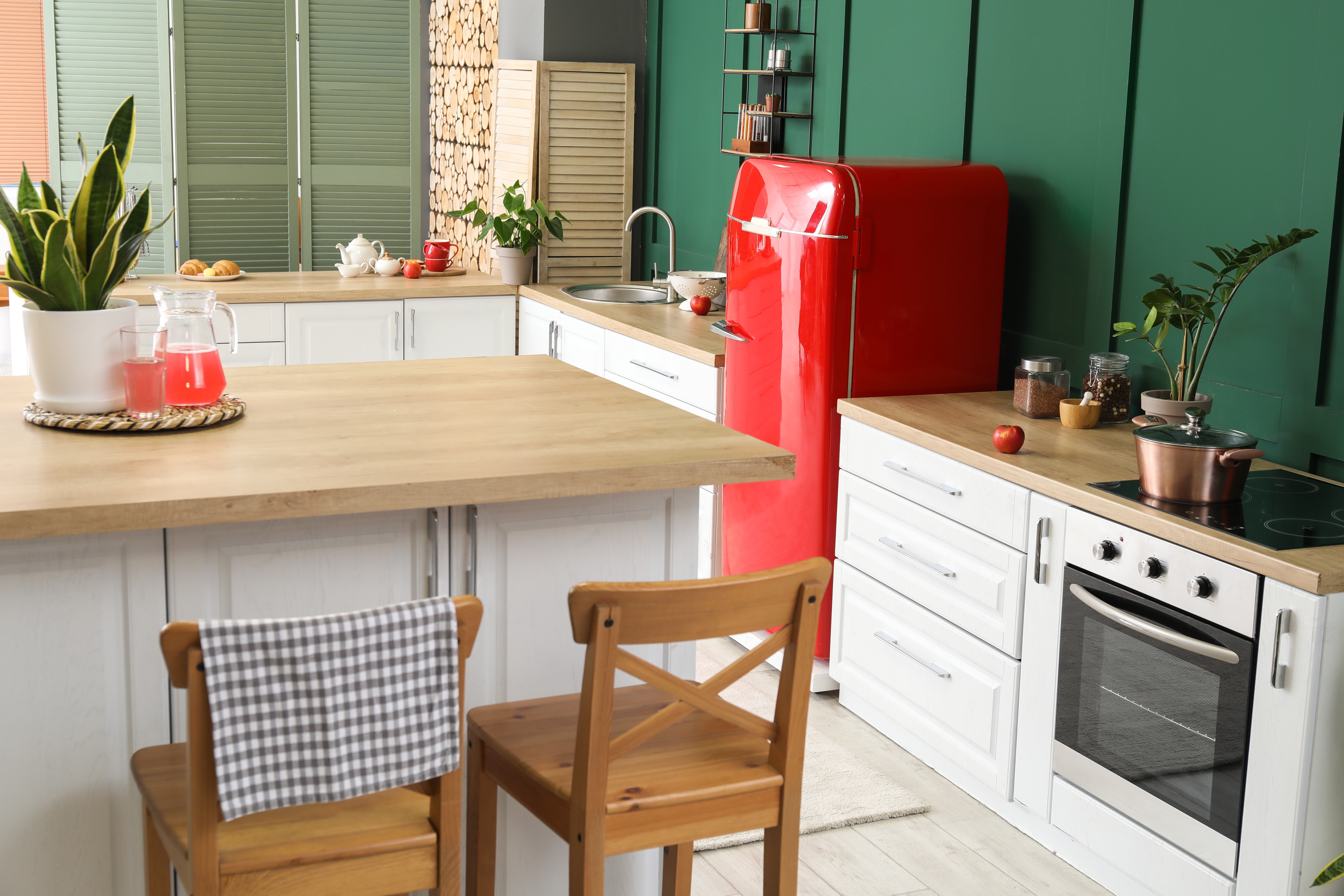 Interior,Of,Modern,Kitchen,With,Dining,Table,,Stylish,Refrigerator,And