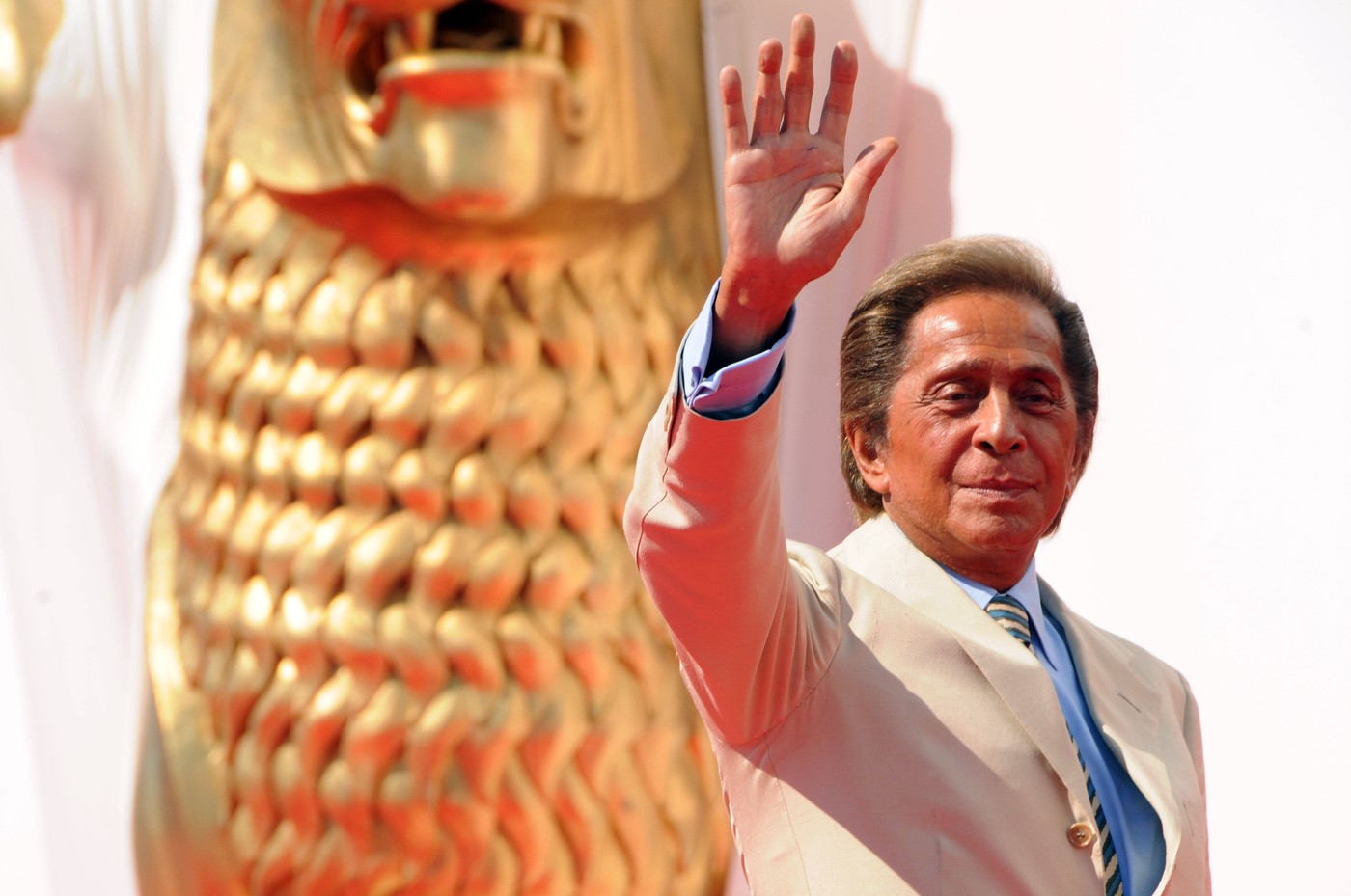* PARIGI - EMOZIONE PER L ADDIO DI VALENTINO ALL' ALTA MODA