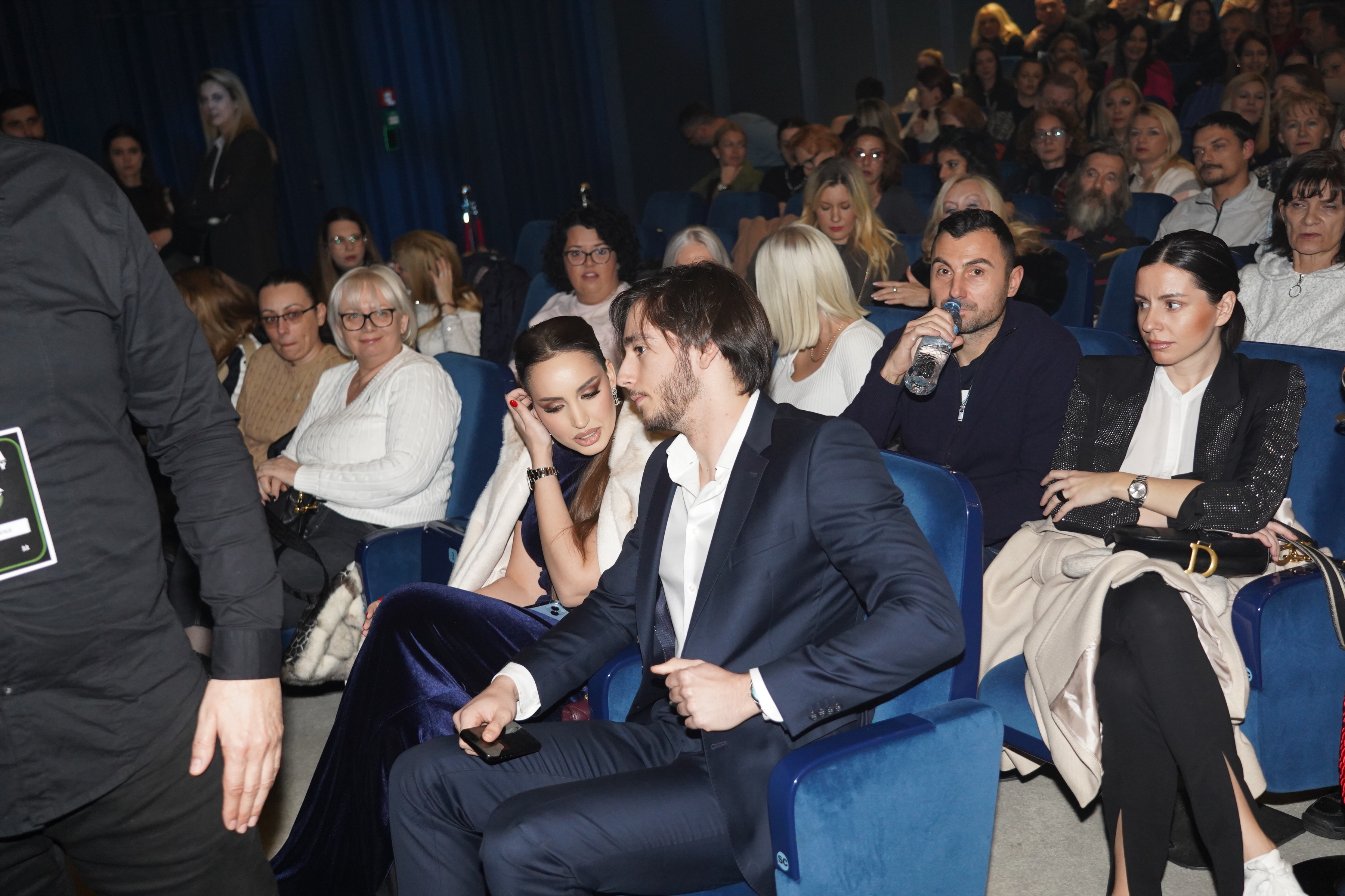 After five years in the renovated Blue Hall of the Sava Center, at its standard time of December 24, the New Year's concert was held by Haris Dzinovic.