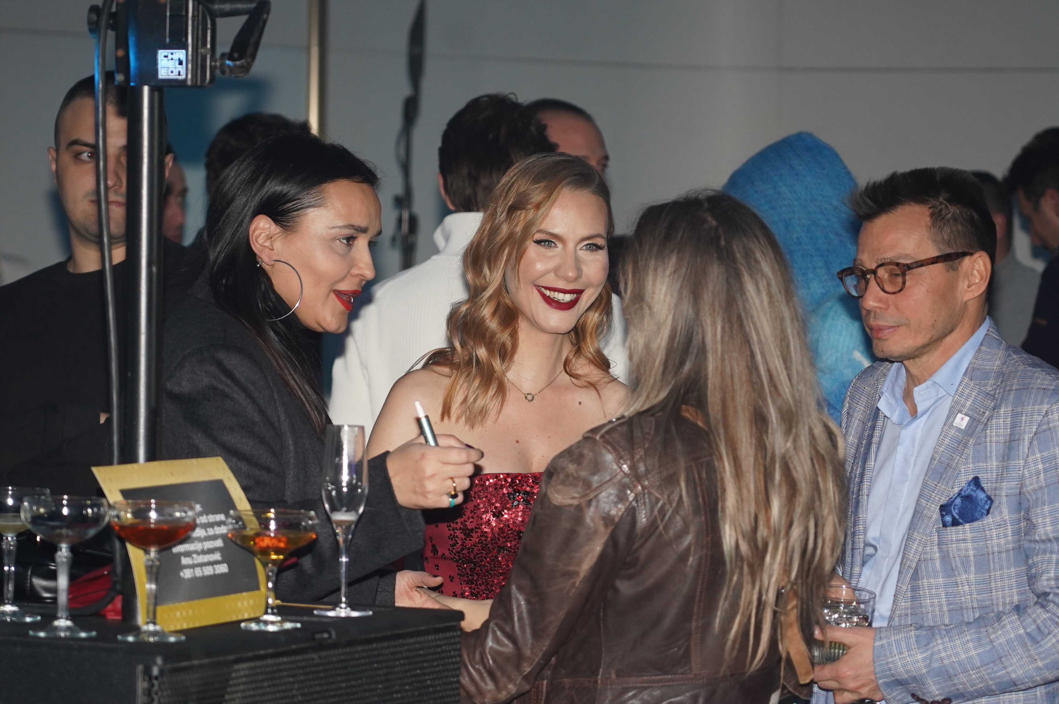 The party of Chivas regal, the world's most famous Scotch whiskey, was held in St. Regis Belgrade hotel.Zurka Chivas regal, najpoznatijeg svetskog skotskog viskija odrzana je u St. Regis Belgrade hotelu.