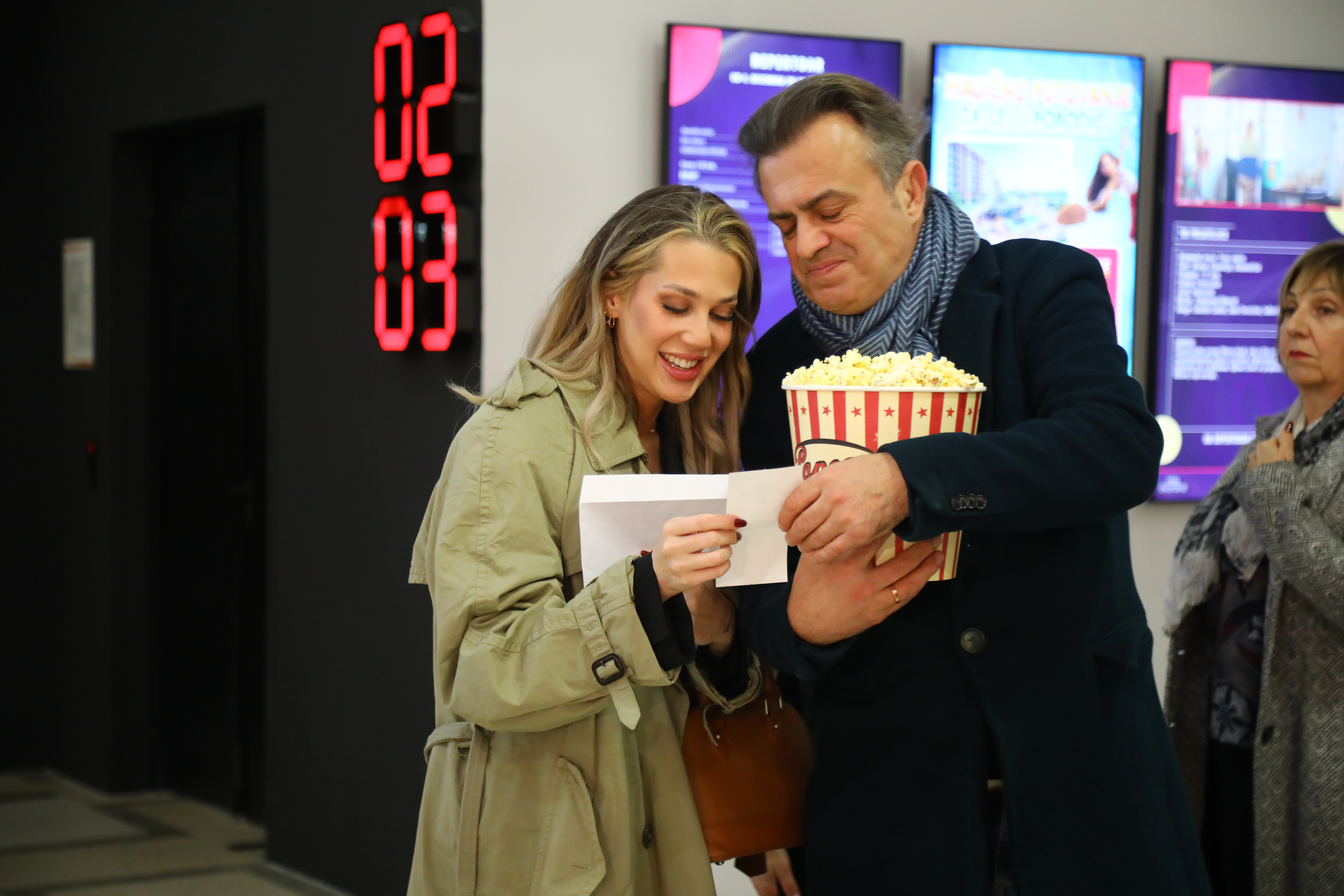 Sergej Trifunovic with his wife Isidora at the cinema in mts Hall.Sergej Trifunovic sa suprugom Isidorom u bioskopu u mts Dvorani.
