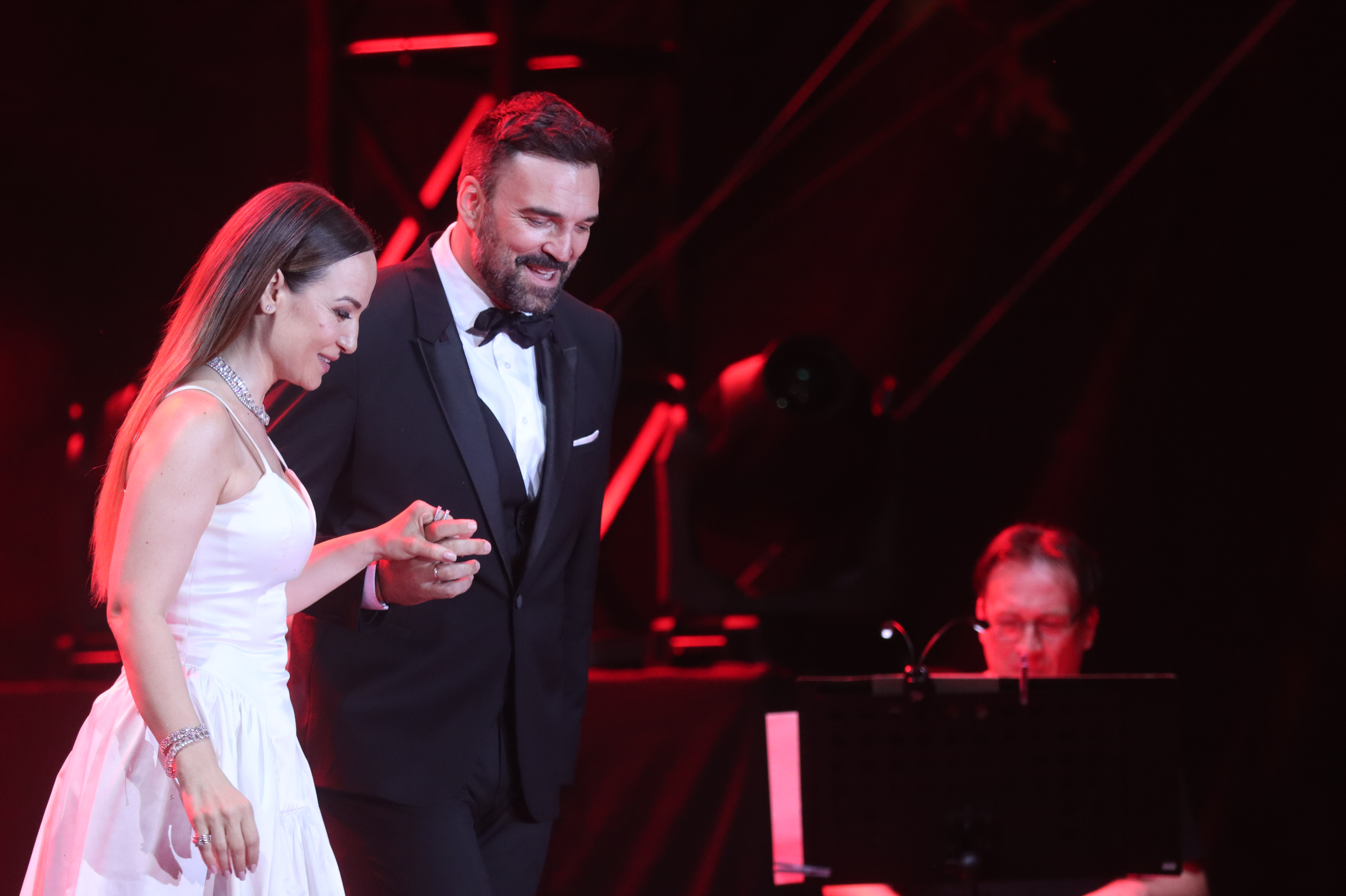 The most famous artistic couple in our area, Jelena Tomasevic and Ivan Bosiljcic, premiered a joint concert "Symphony for Two" accompanied by the Banja Luka National Theater Symphony Orchestra, on the third evening of the fourth Banja Luka International M