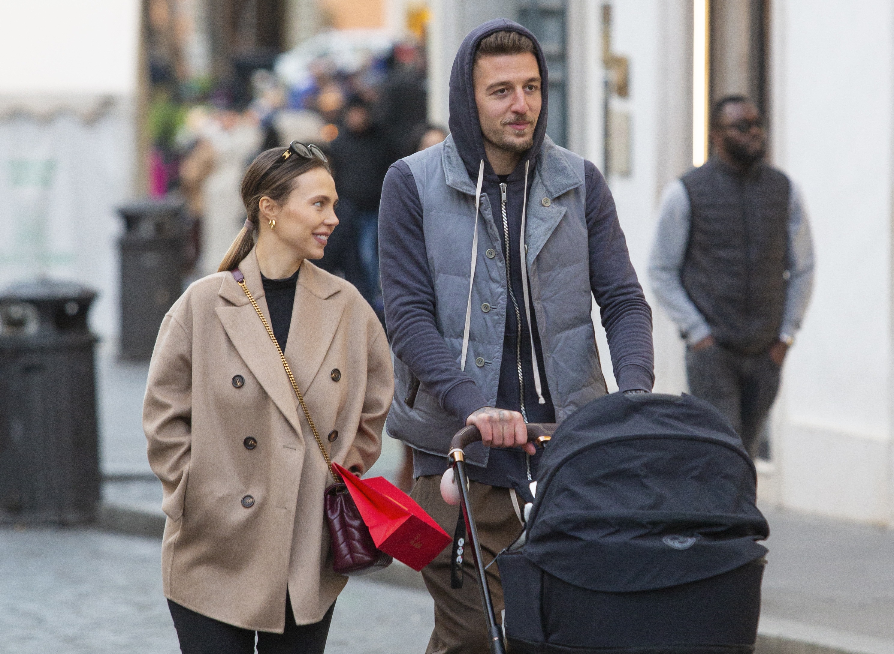 Serbian footballer Sergej Milinkovi-Savi walks with his family