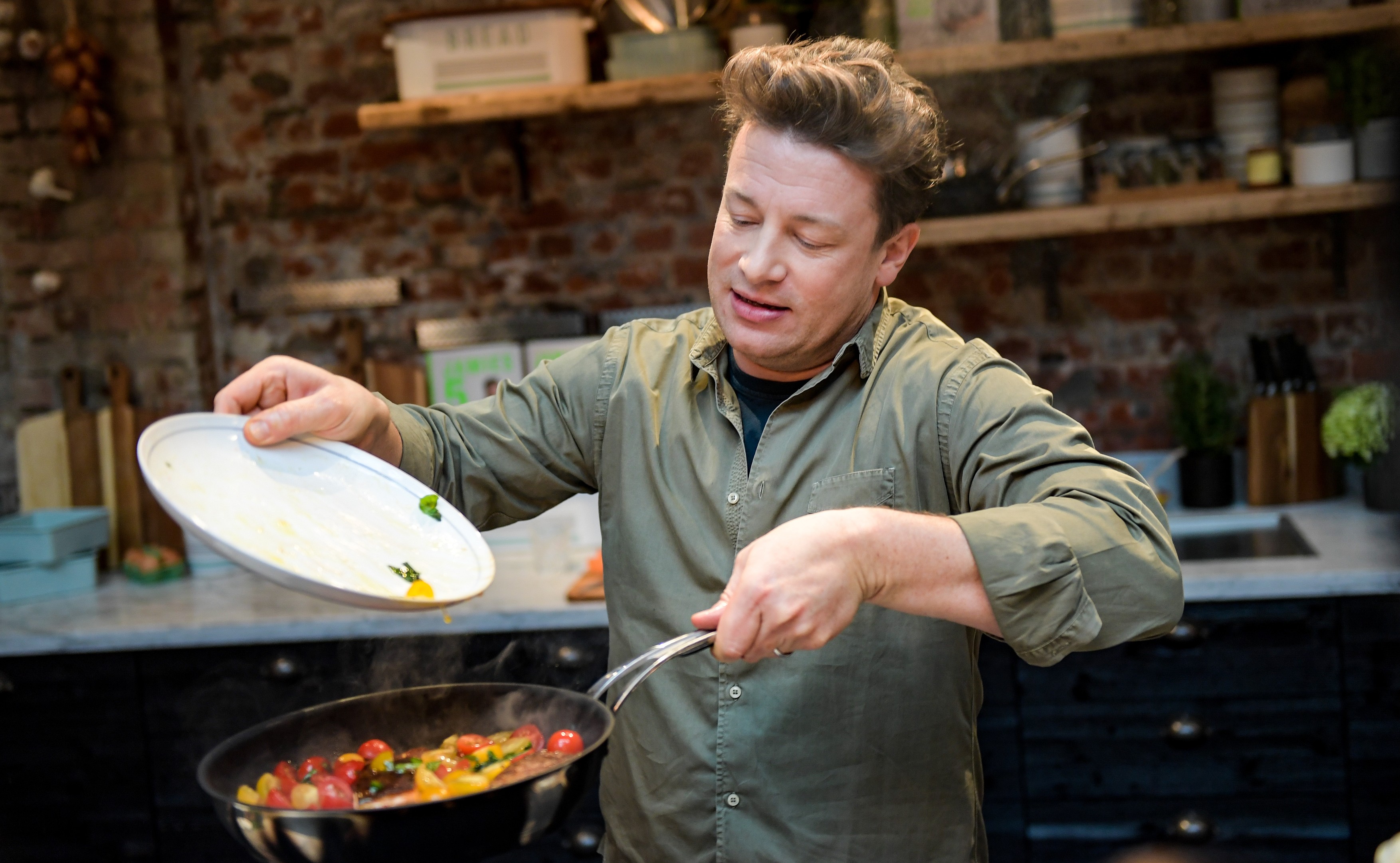 Live Cooking with Jamie Oliver, kuchař