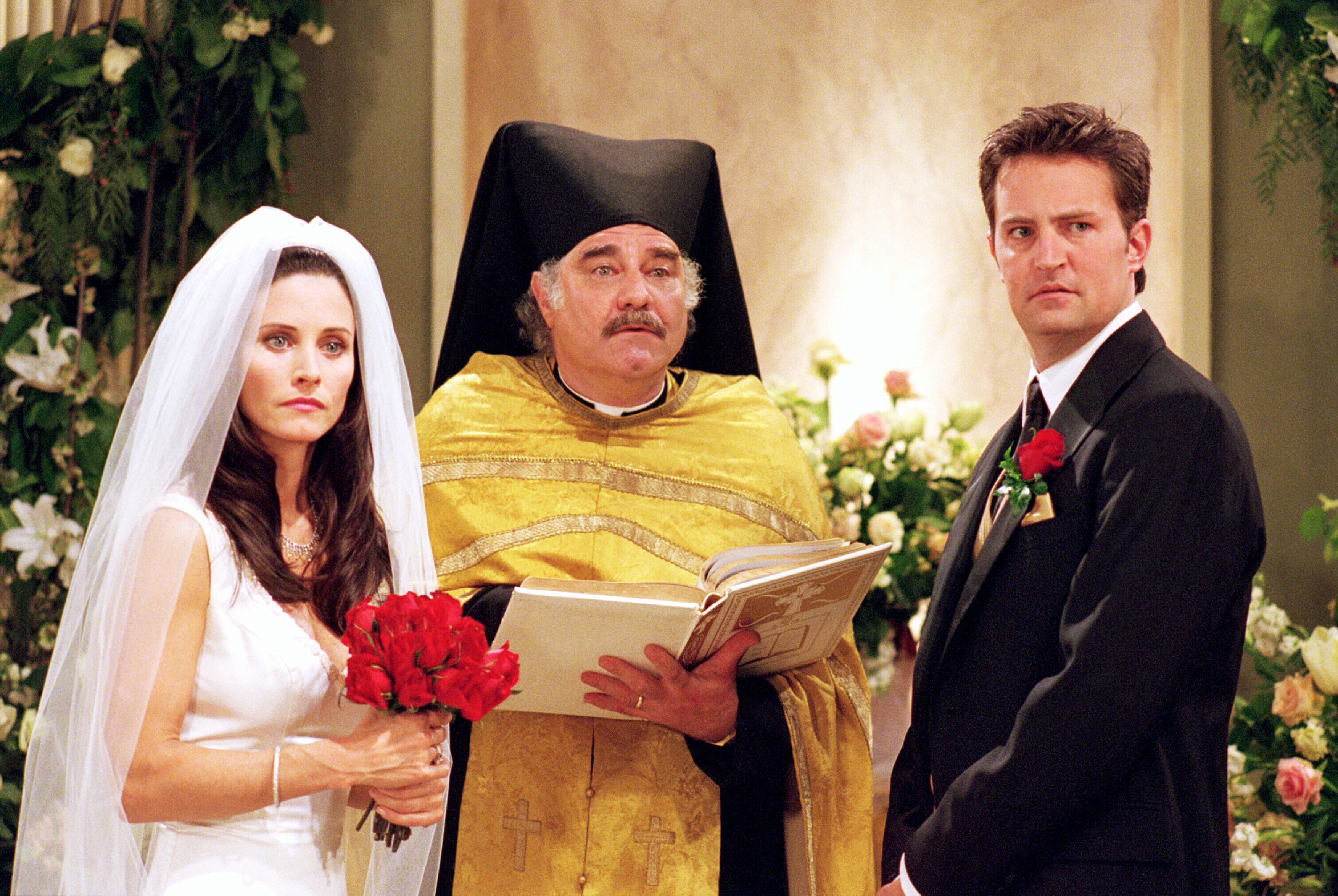Matthew Perry  and Courteney Cox
