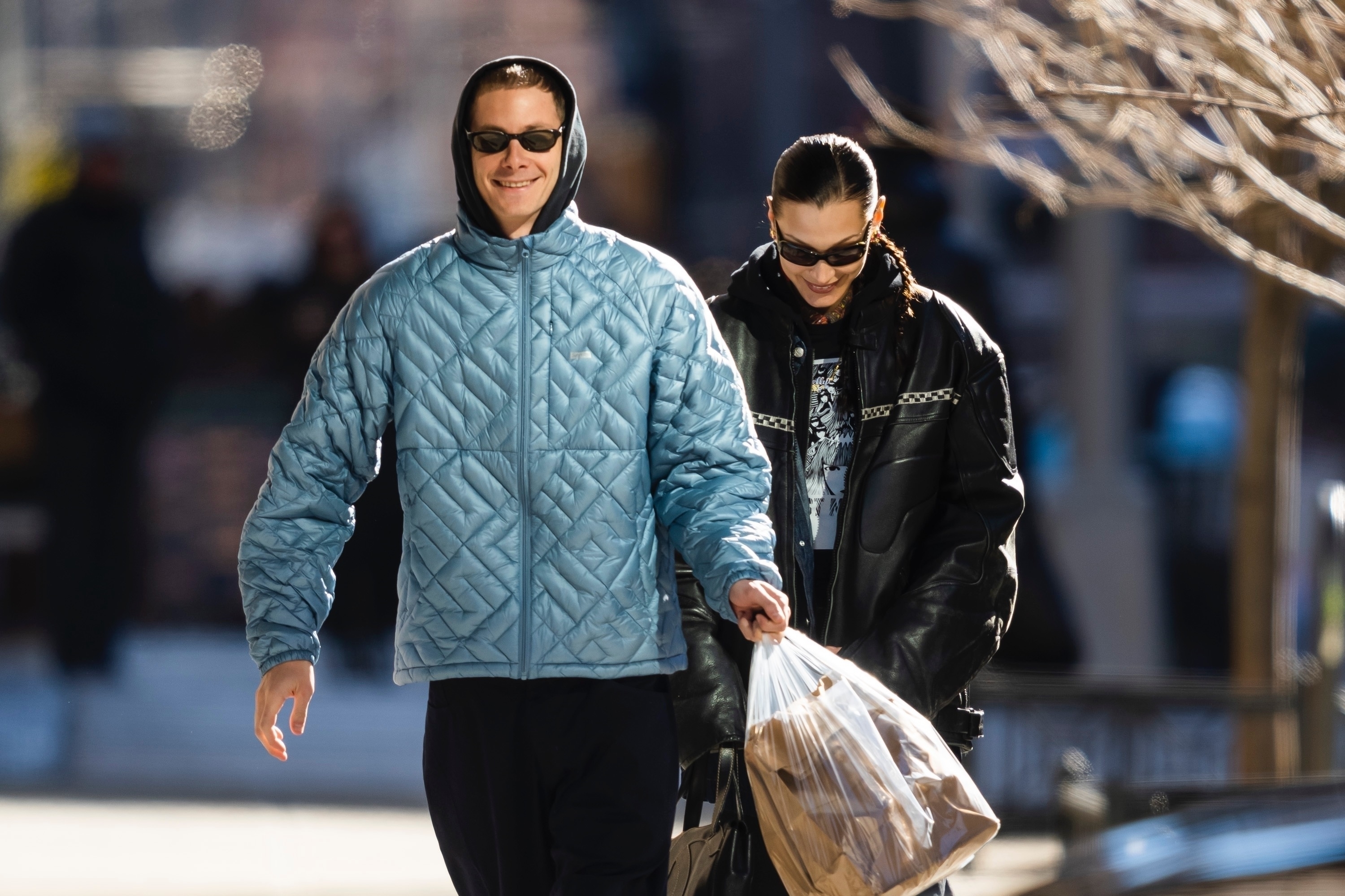 *EXCLUSIVE* Bella Hadid and Marc Kalman hold hands after picking up lunch at Bubby's in NYC
