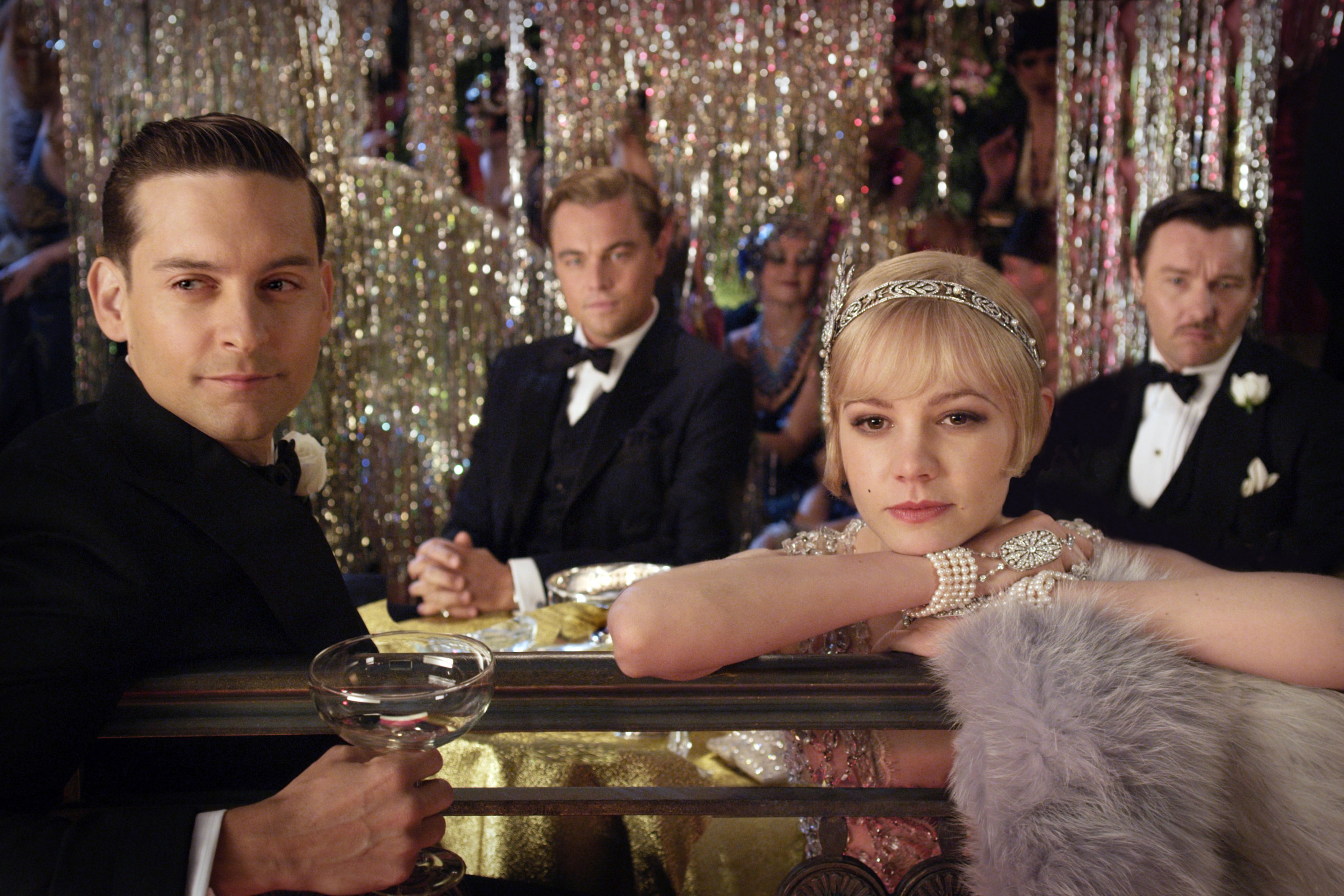 THE GREAT GATSBY, from left: Tobey Maguire, Leonardo DiCaprio, Carey Mulligan, Joel Edgerton, 2013.