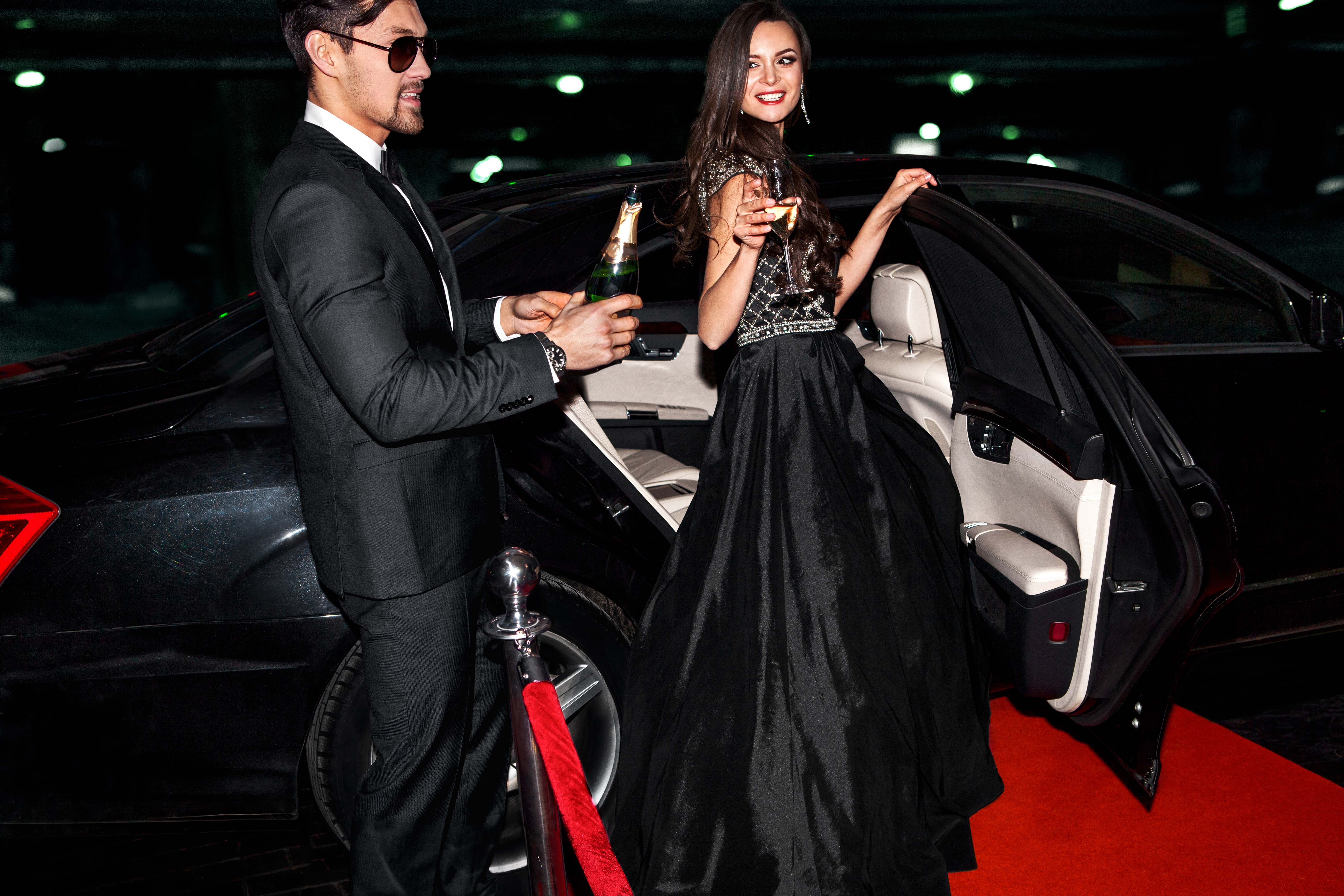 Sexy,Couple,Near,The,Car.,Hollywood,Star.,Fashionable,Pair,Of