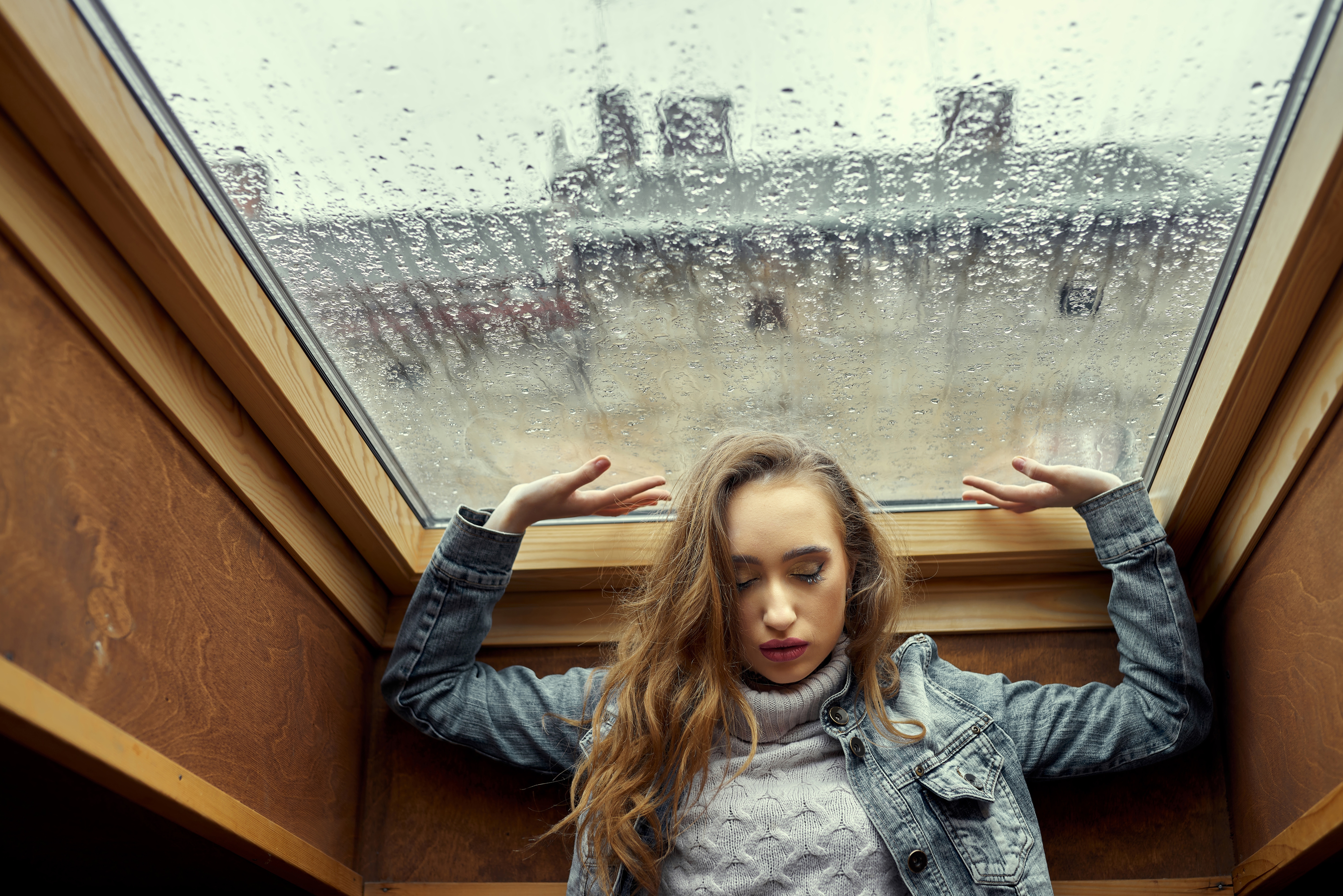Girl,With,Closed,Eyes,Touches,The,Window,In,The,Ceiling