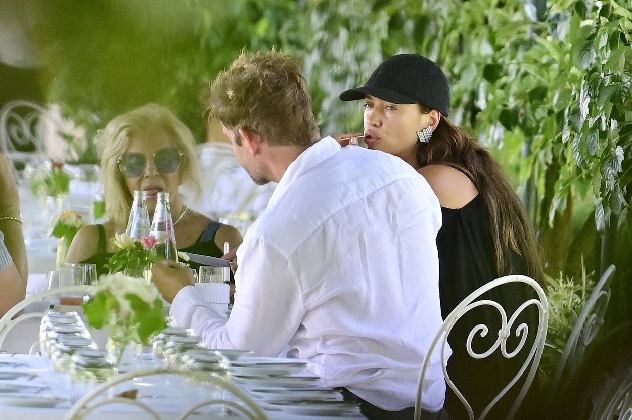 *PREMIUM-EXCLUSIVE* *MUST CALL FOR PRICING* Bradley Cooper and Irina Shayk prove that family comes first as they co-parent with affection in Venice.