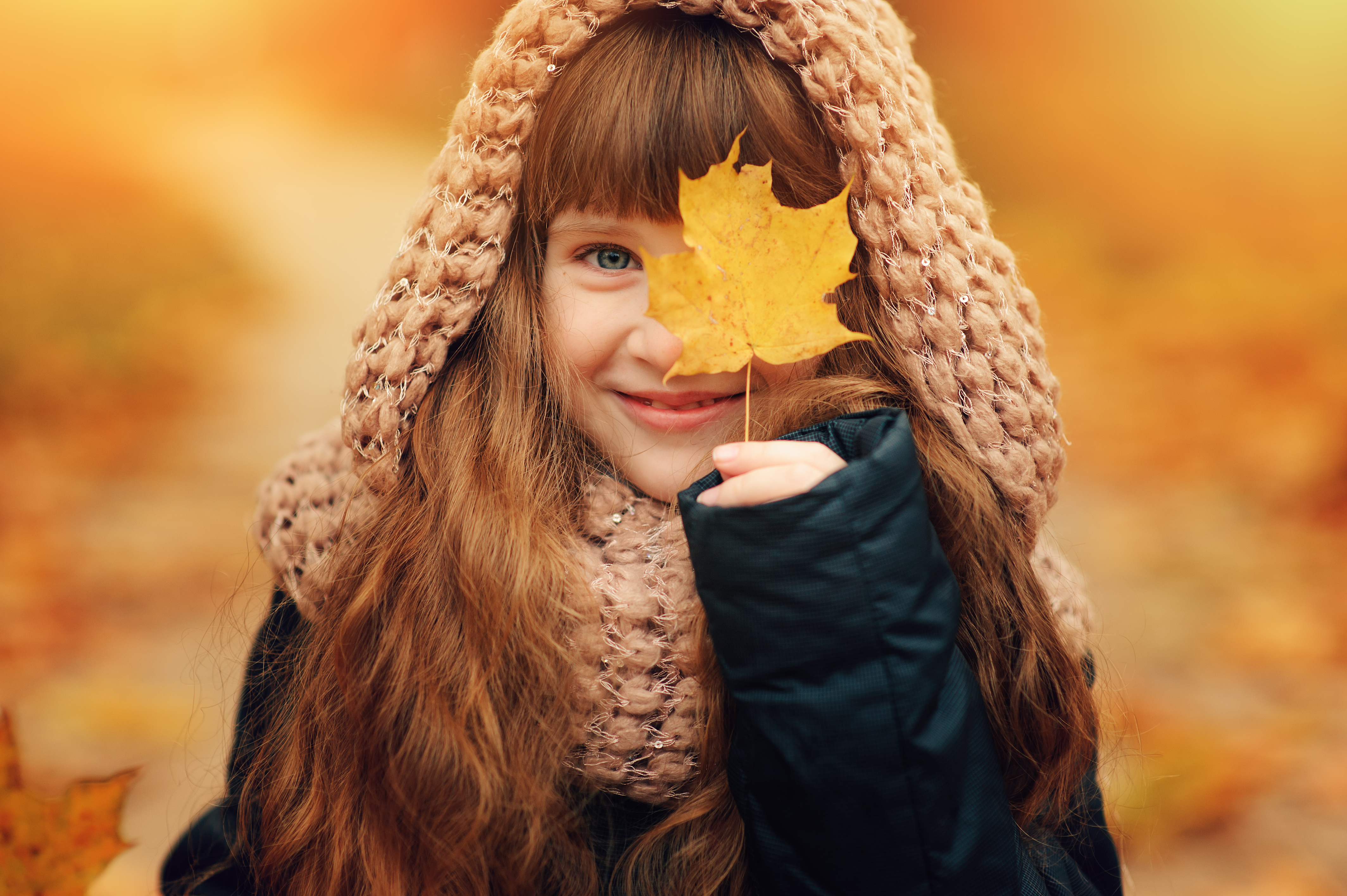 Autumn,Outdoor,Portrait,Of,Beautiful,Happy,Child,Girl,Walking,In