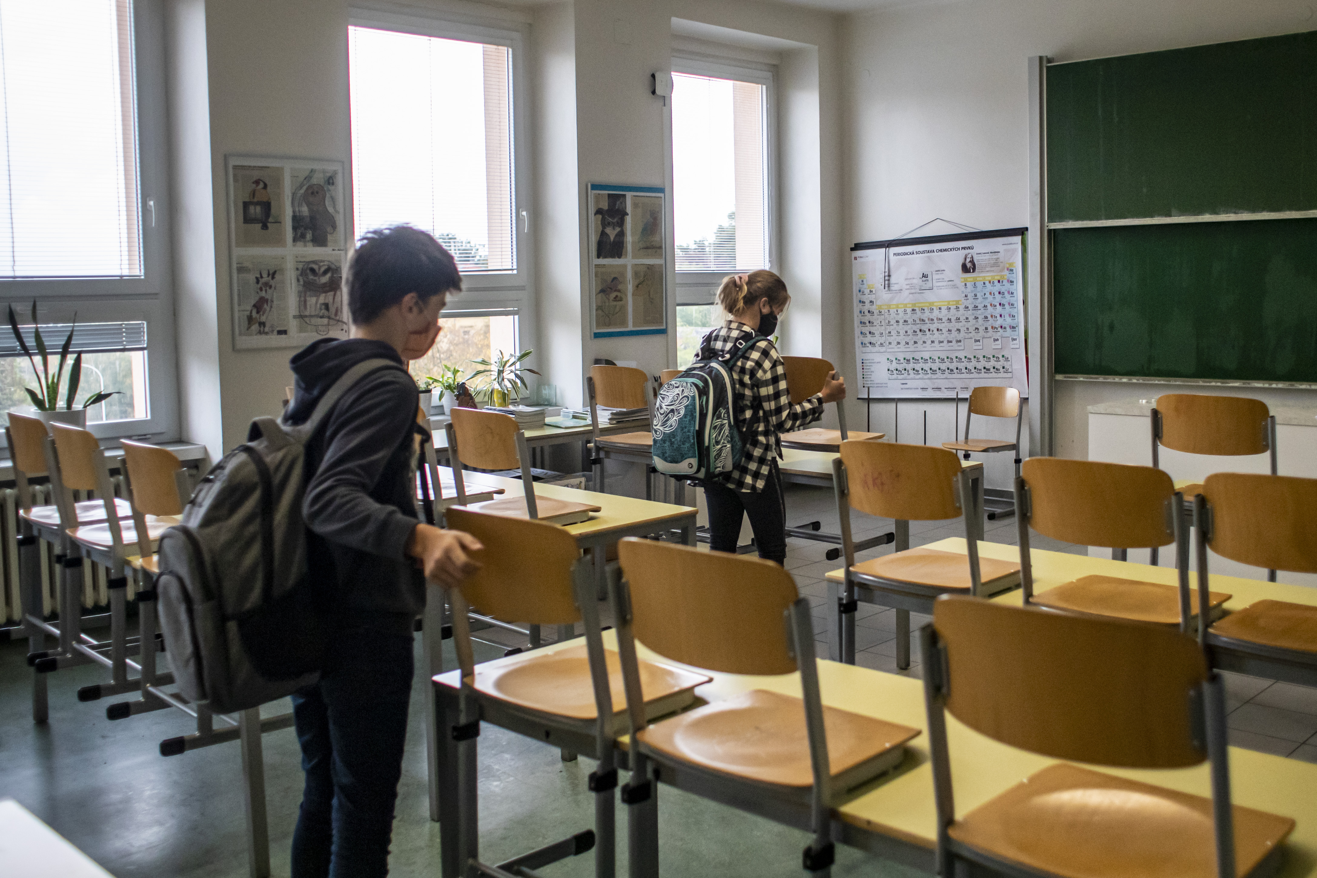 koronavirus ceska skola ucionica