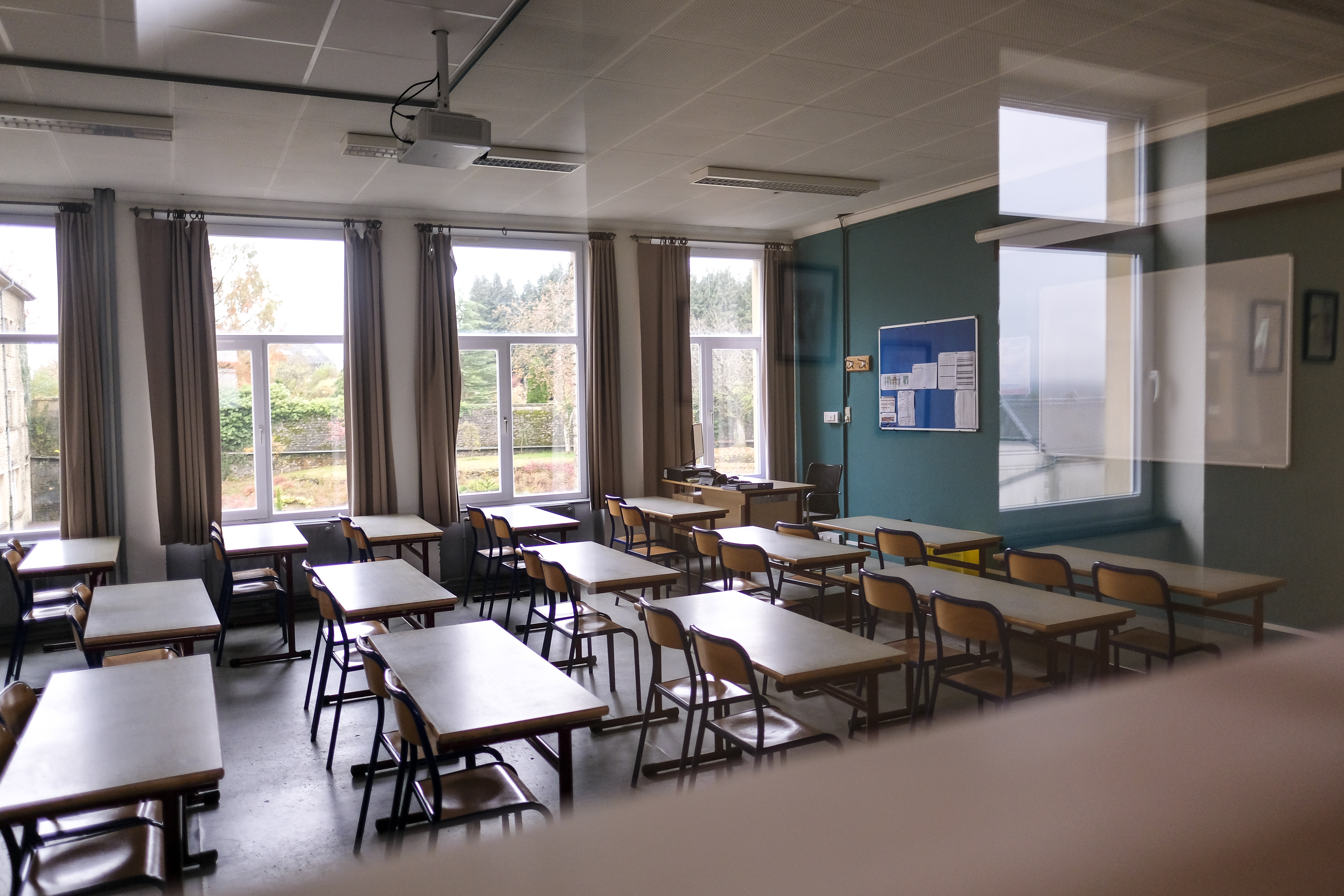 prazna ucionica skola