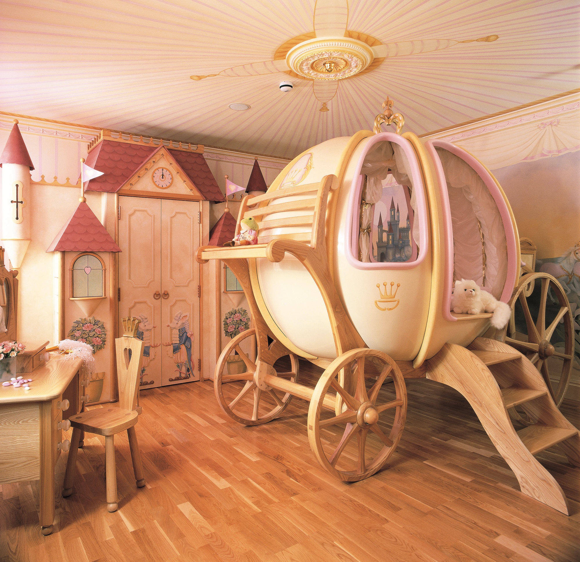 How YOUR child can sleep in a Ł30,000 custom-made cot - just like the A-list offspring of Beyonce and Gwyneth Paltrow