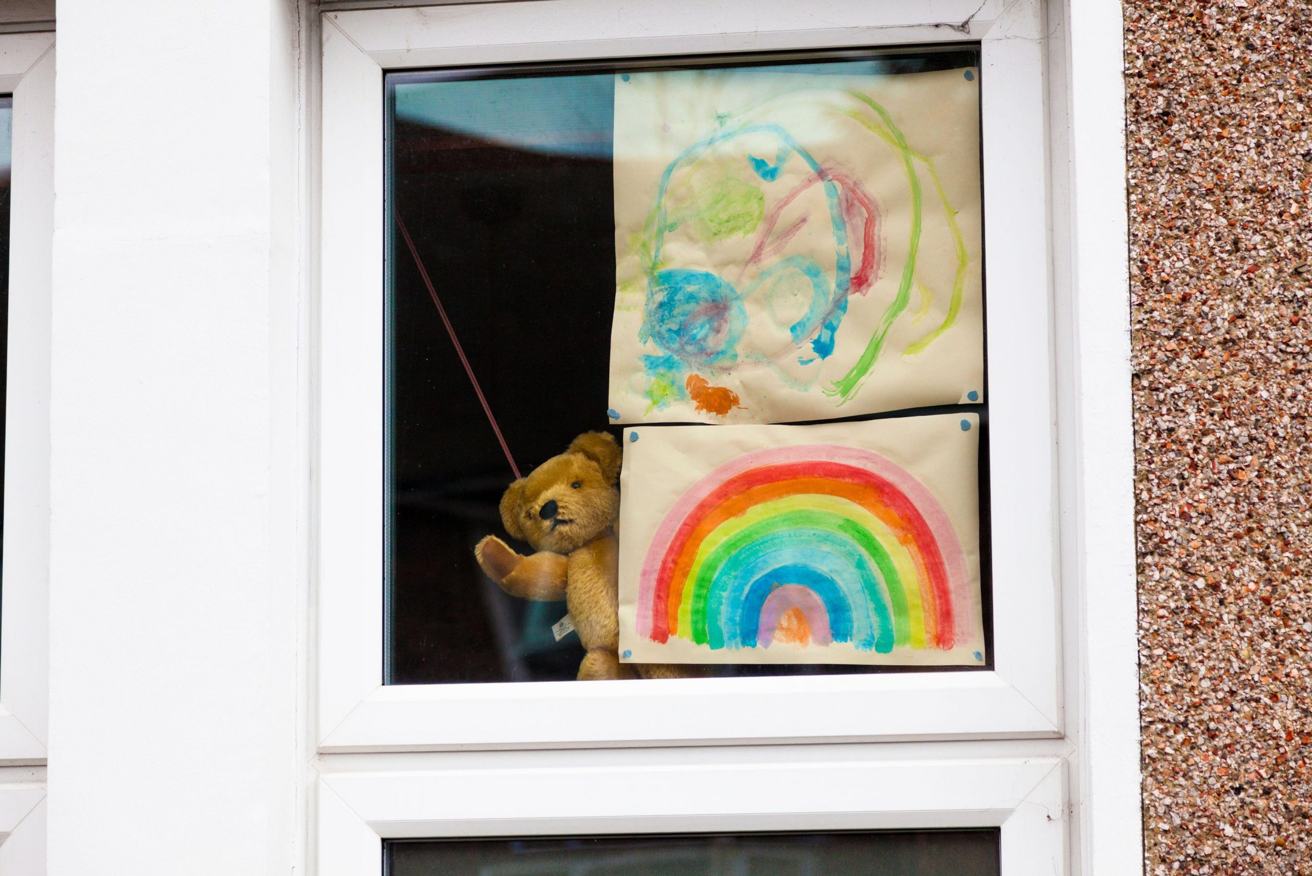 Medvedići na prozorima