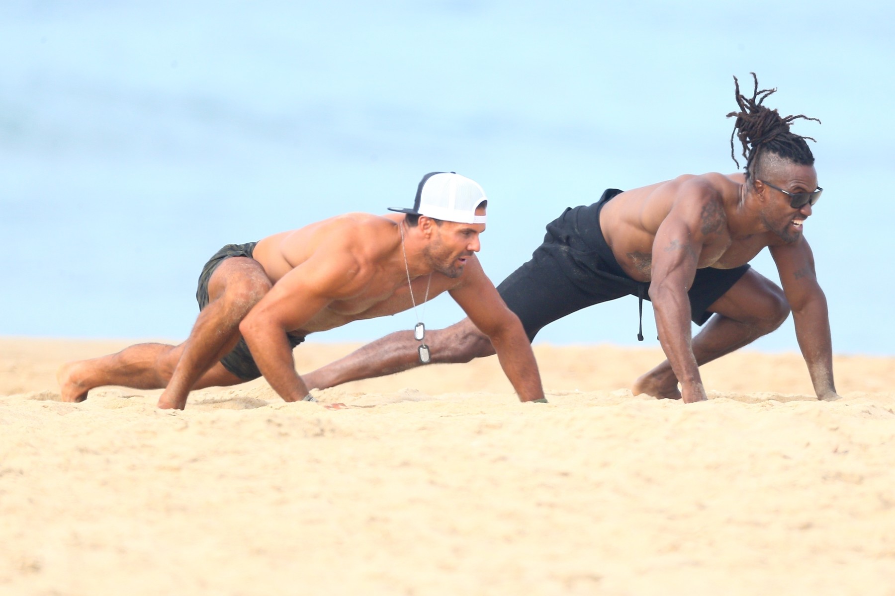*EXCLUSIVE* Baywatch boy Jeremy Jackson shows off his manly muscles on the beach!