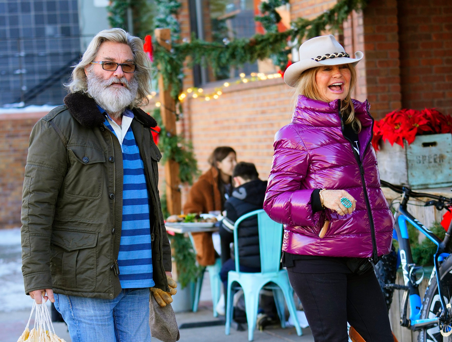 Goldie Hawn and Kurt Rusell Step Out for a Touch of Shopping in Aspen.