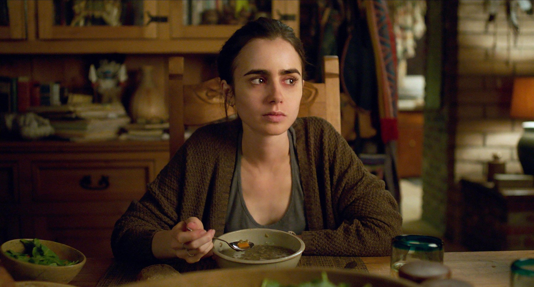LILY COLLINS, TO THE BONE, 2017 © NETFLIX