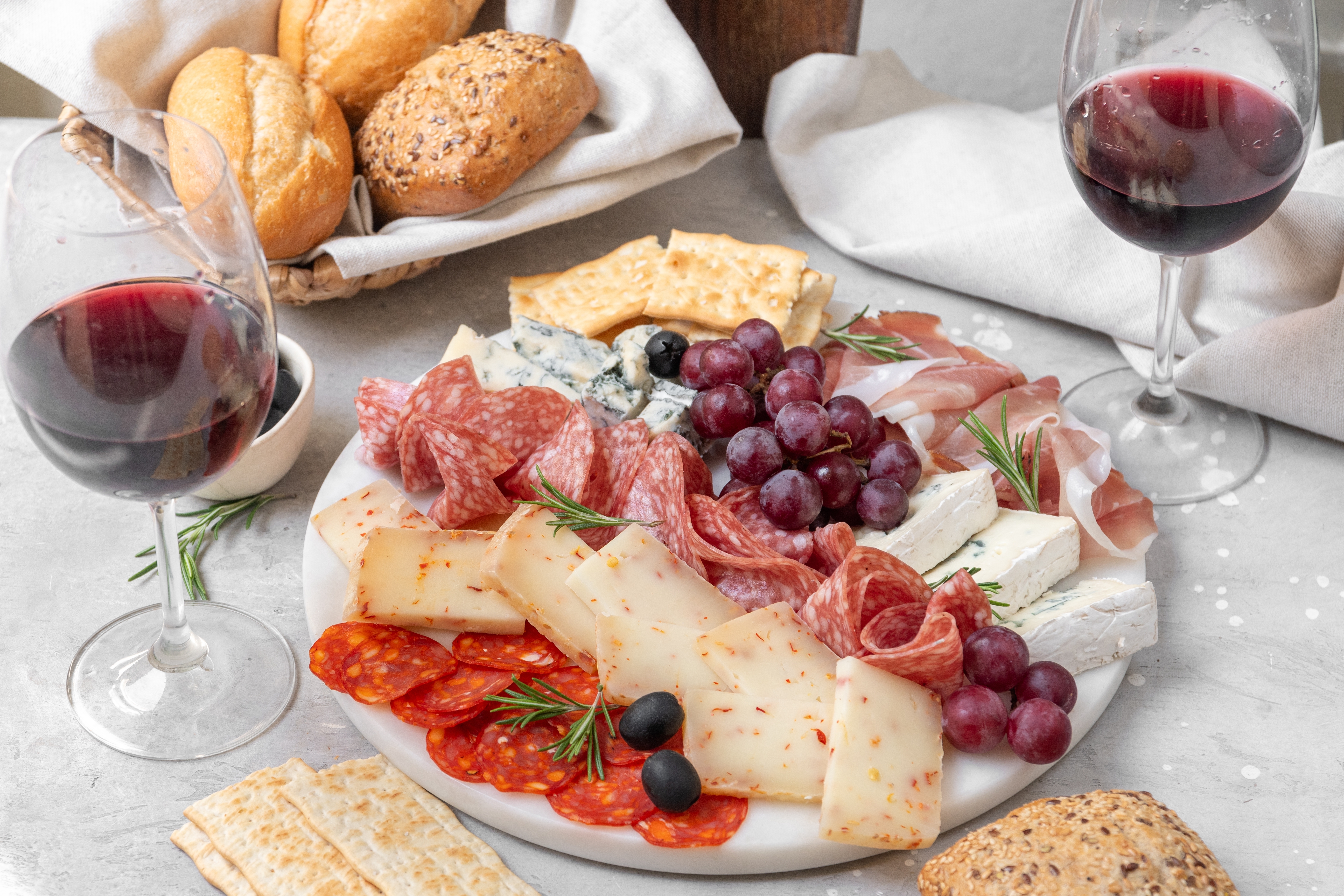 Charcuterie,Plate,With,Italian,Salami,And,Prosciutto,Ham,,With,Gorgonzrola