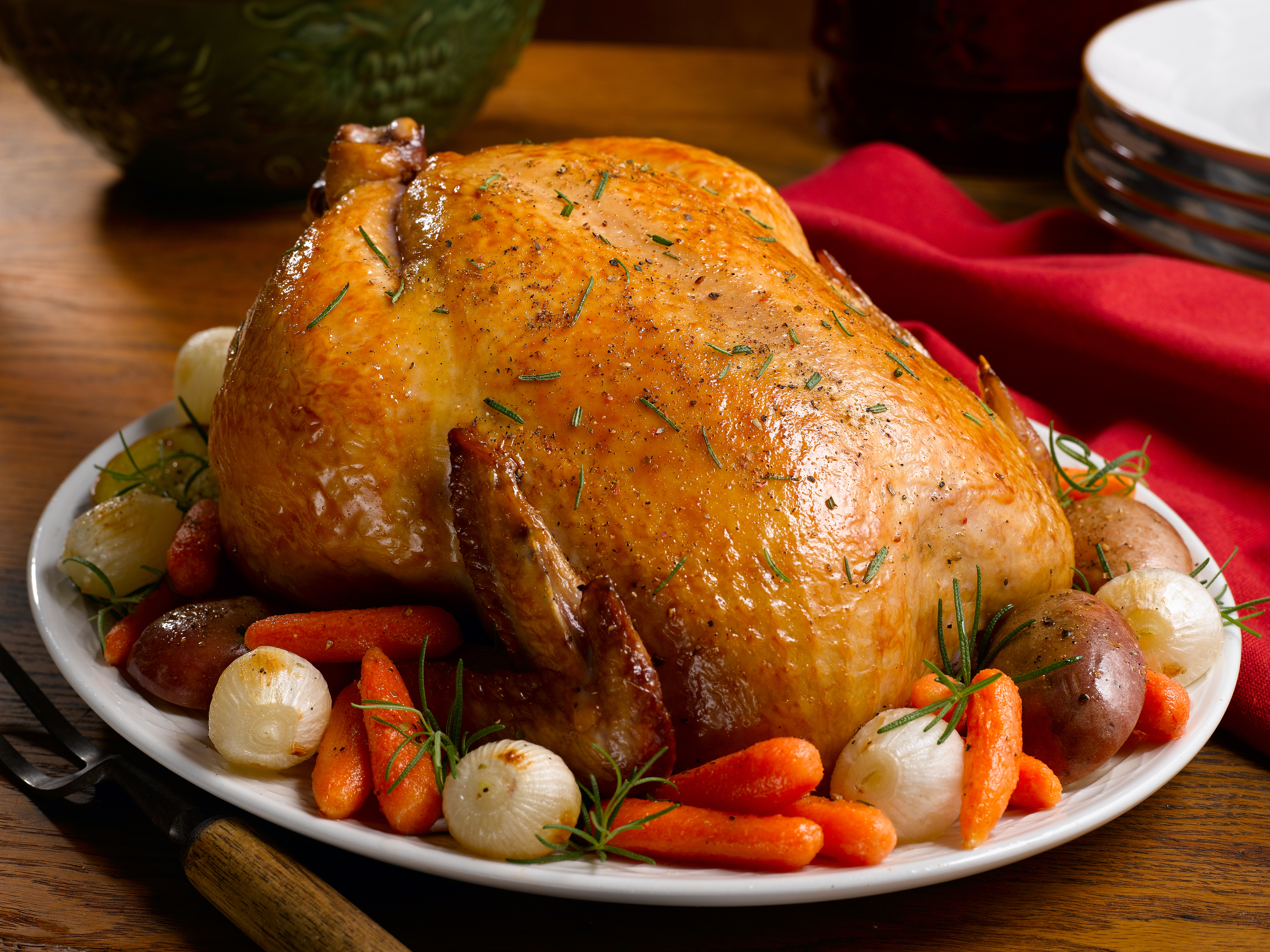 Whole,Roasted,Chicken,With,Vegetables