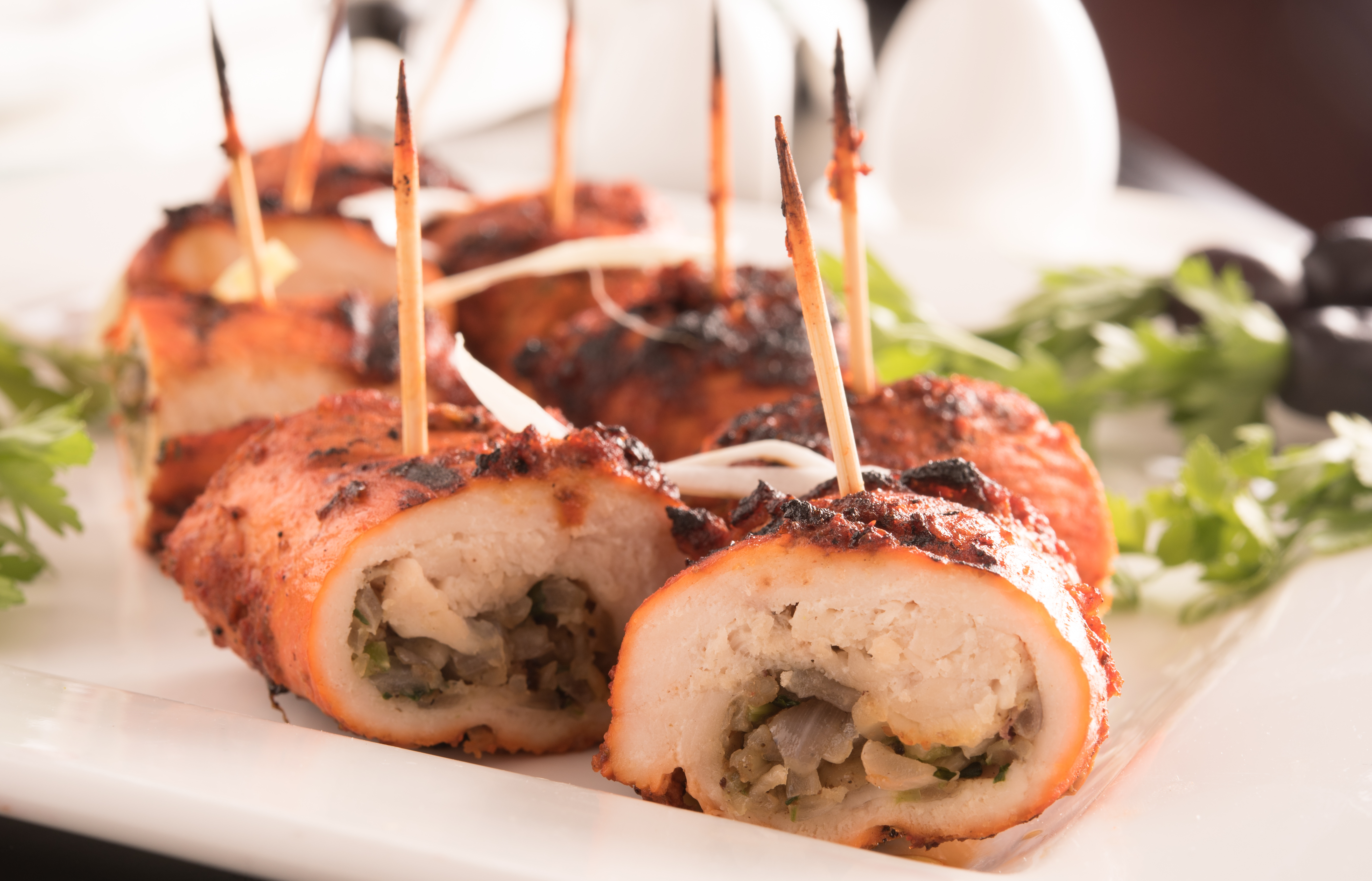 Prawns,Stuffed,Chicken,In,White,Plate