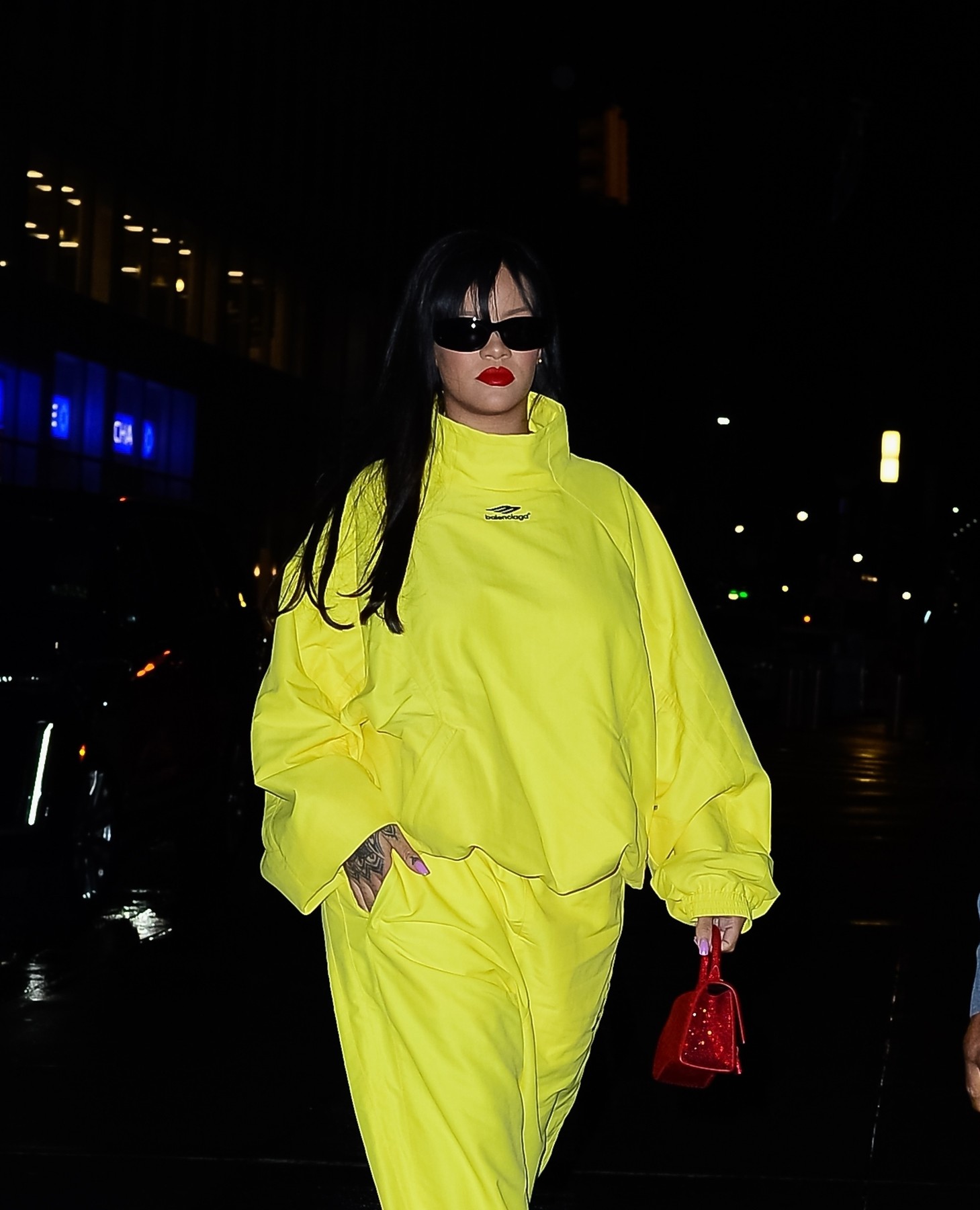 *EXCLUSIVE* Rihanna grabs dinner at Nobu Downtown