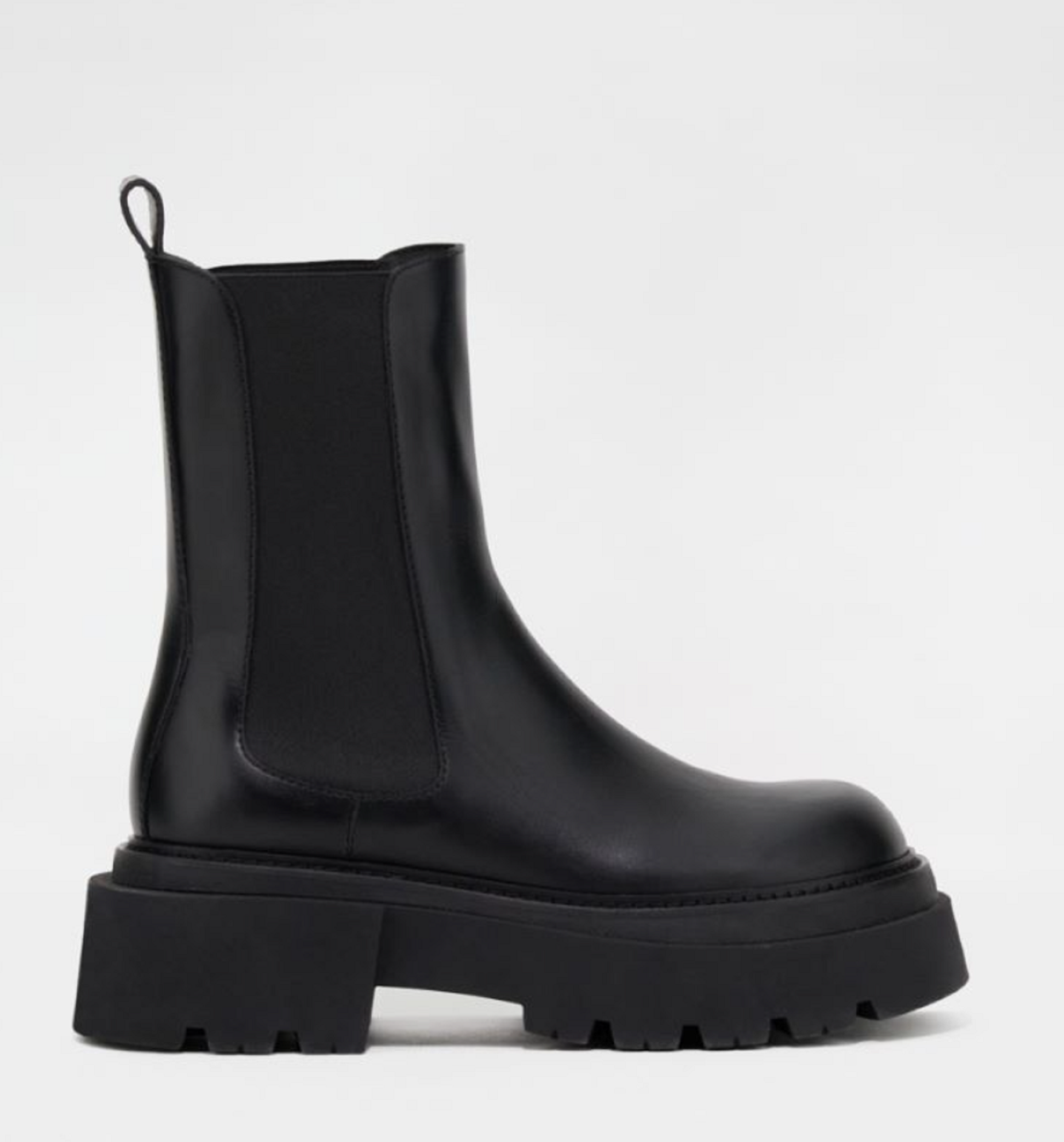 1636980894-sportmax-670-evra.PNG