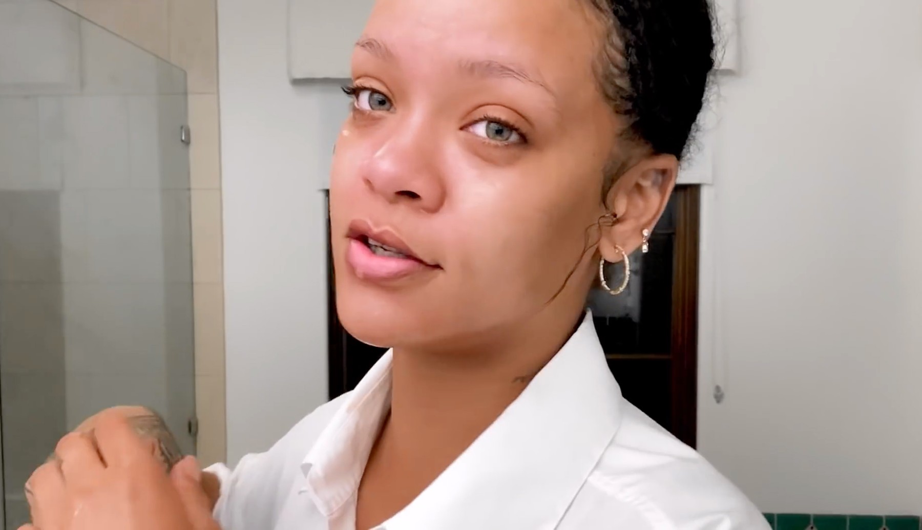 Rihanna reveals secrets of her bed time make-up removal
