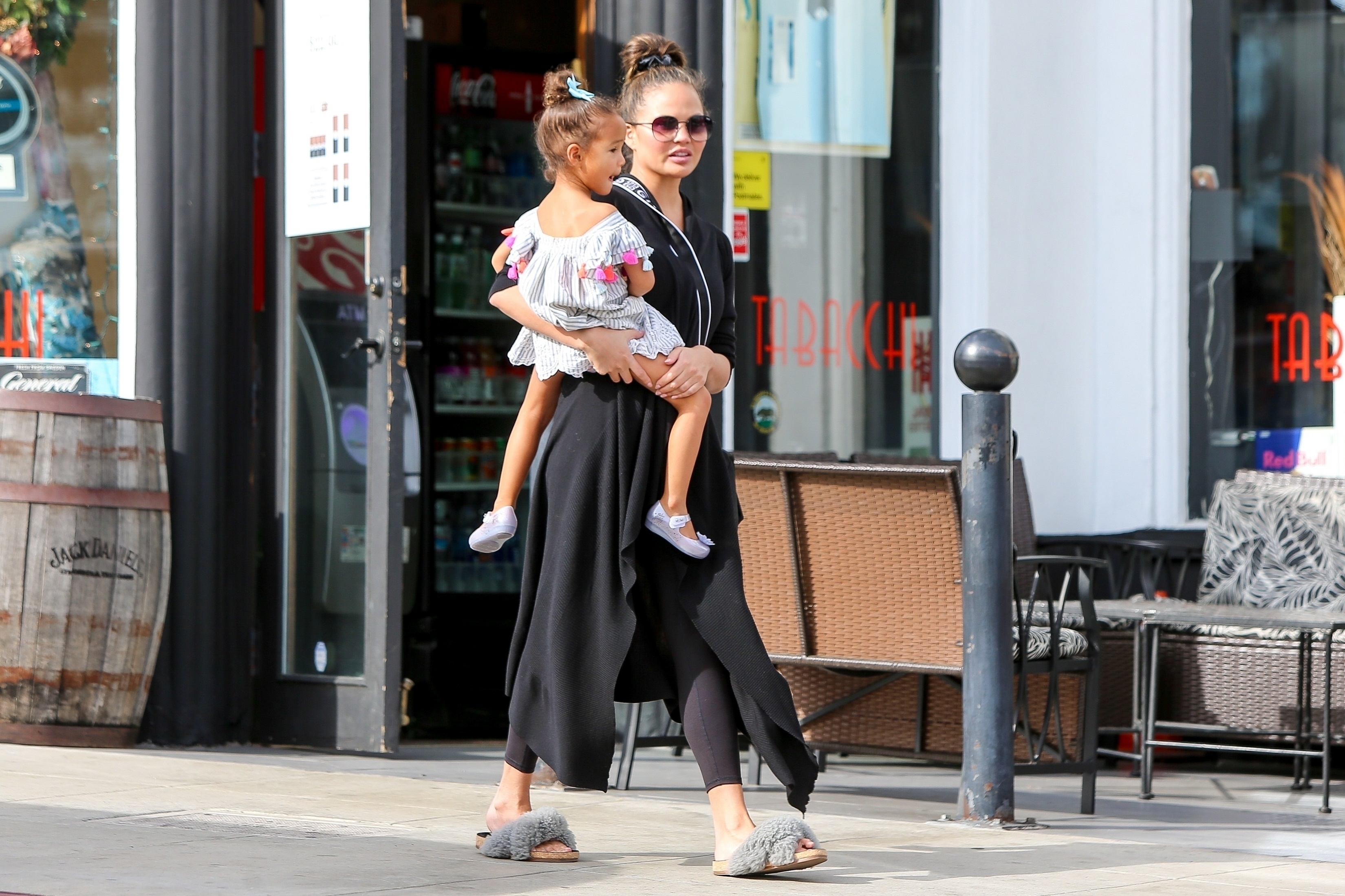 *EXCLUSIVE* Chrissy Teigen and John Legend out house hunting in LA