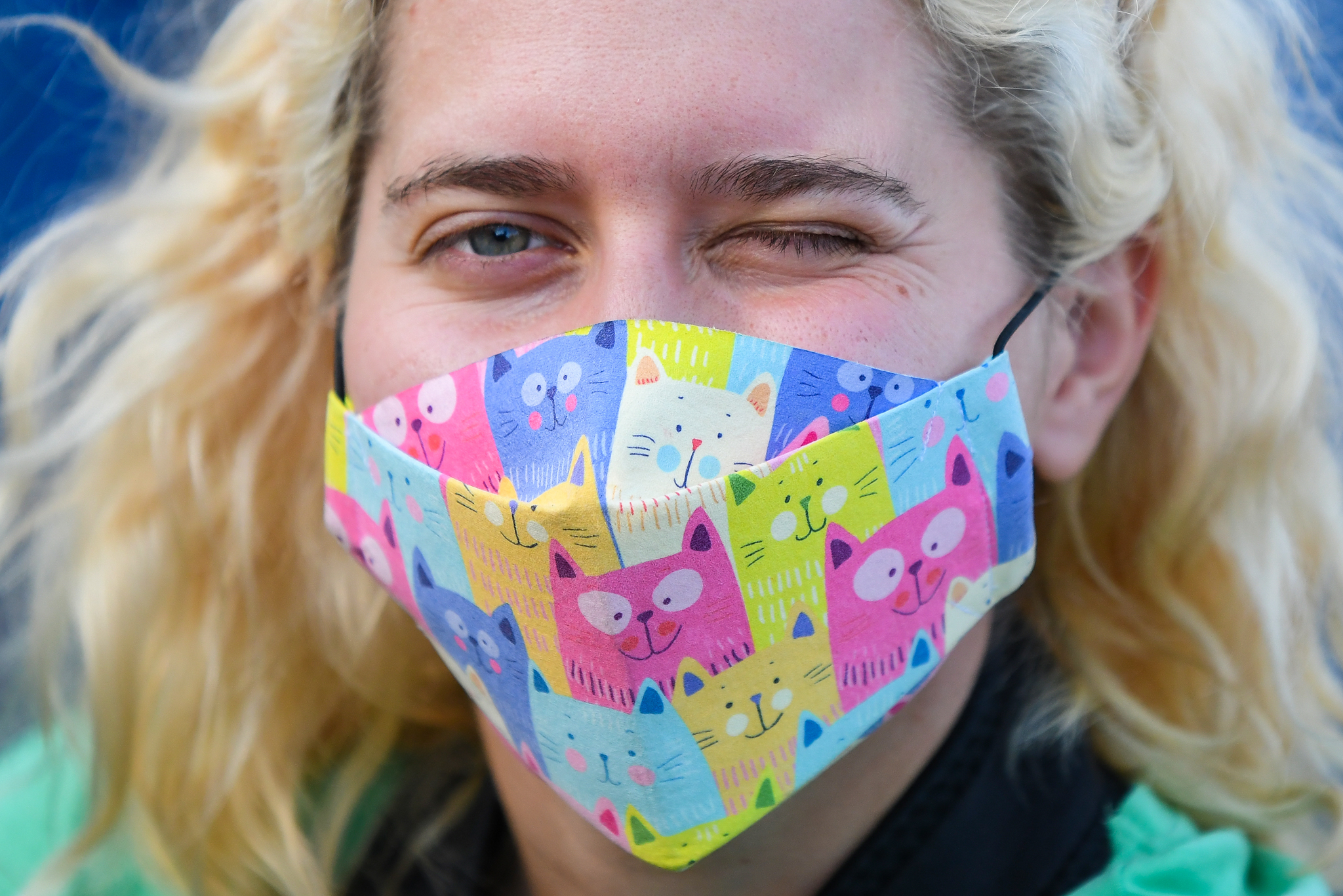Demonstranti pod maskama
