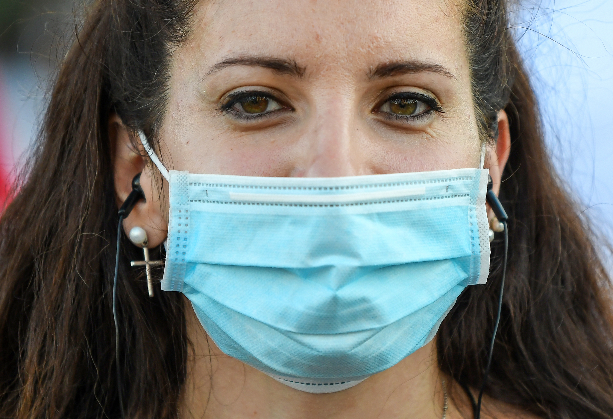 Demonstranti pod maskama